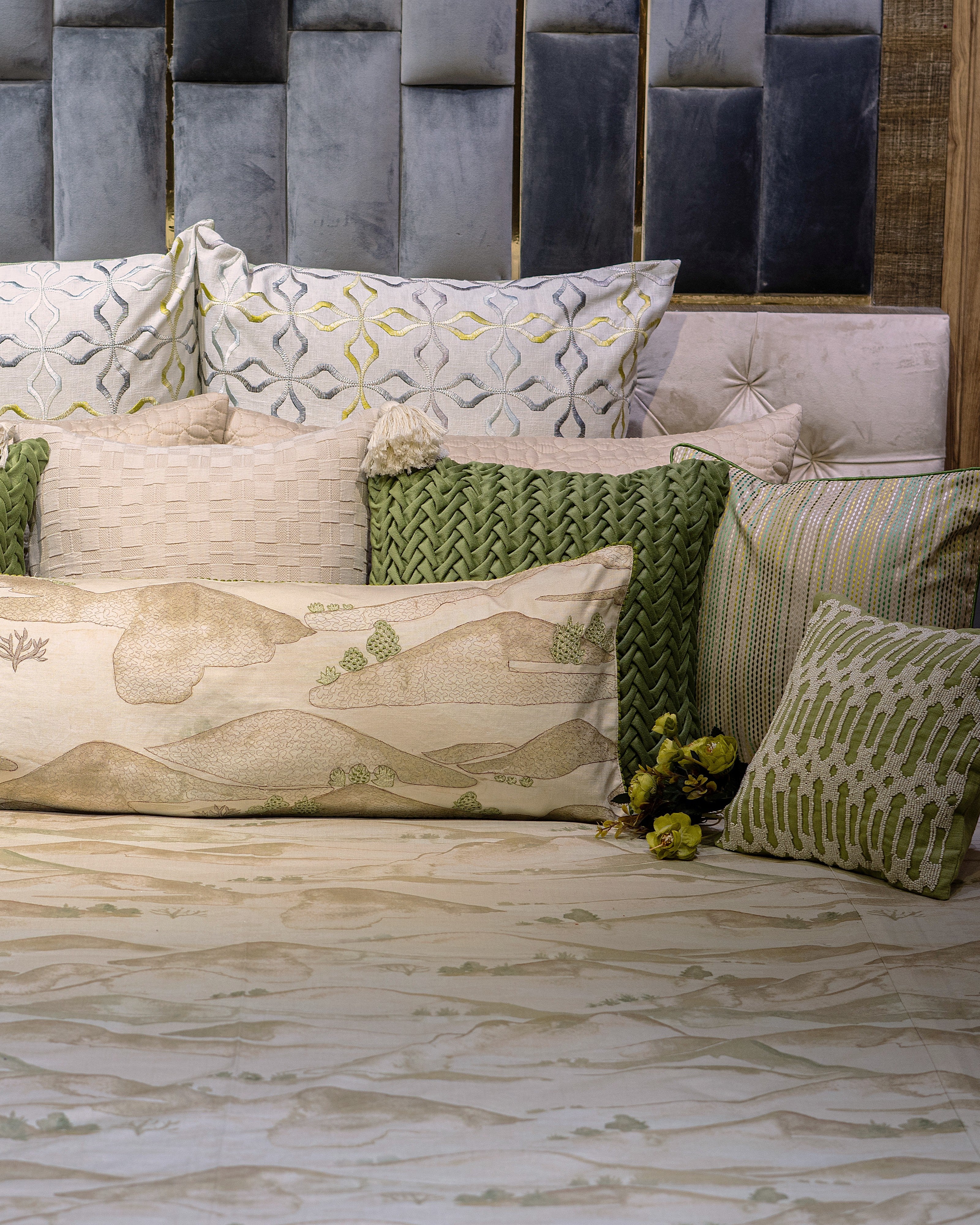 Valley Dreams Bedcover With 2 Cushion Covers