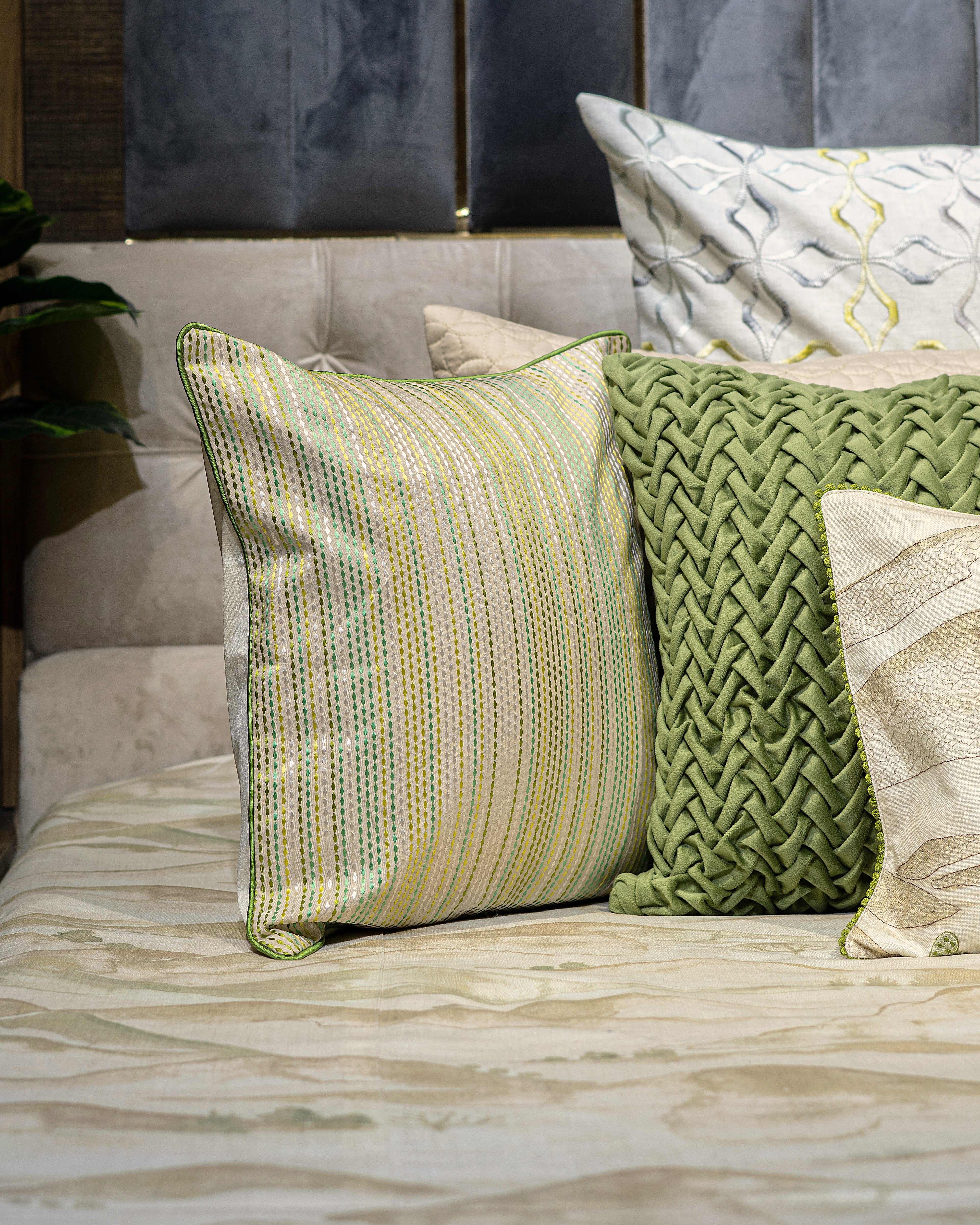 Valley Dreams Bedcover With 2 Cushion Covers