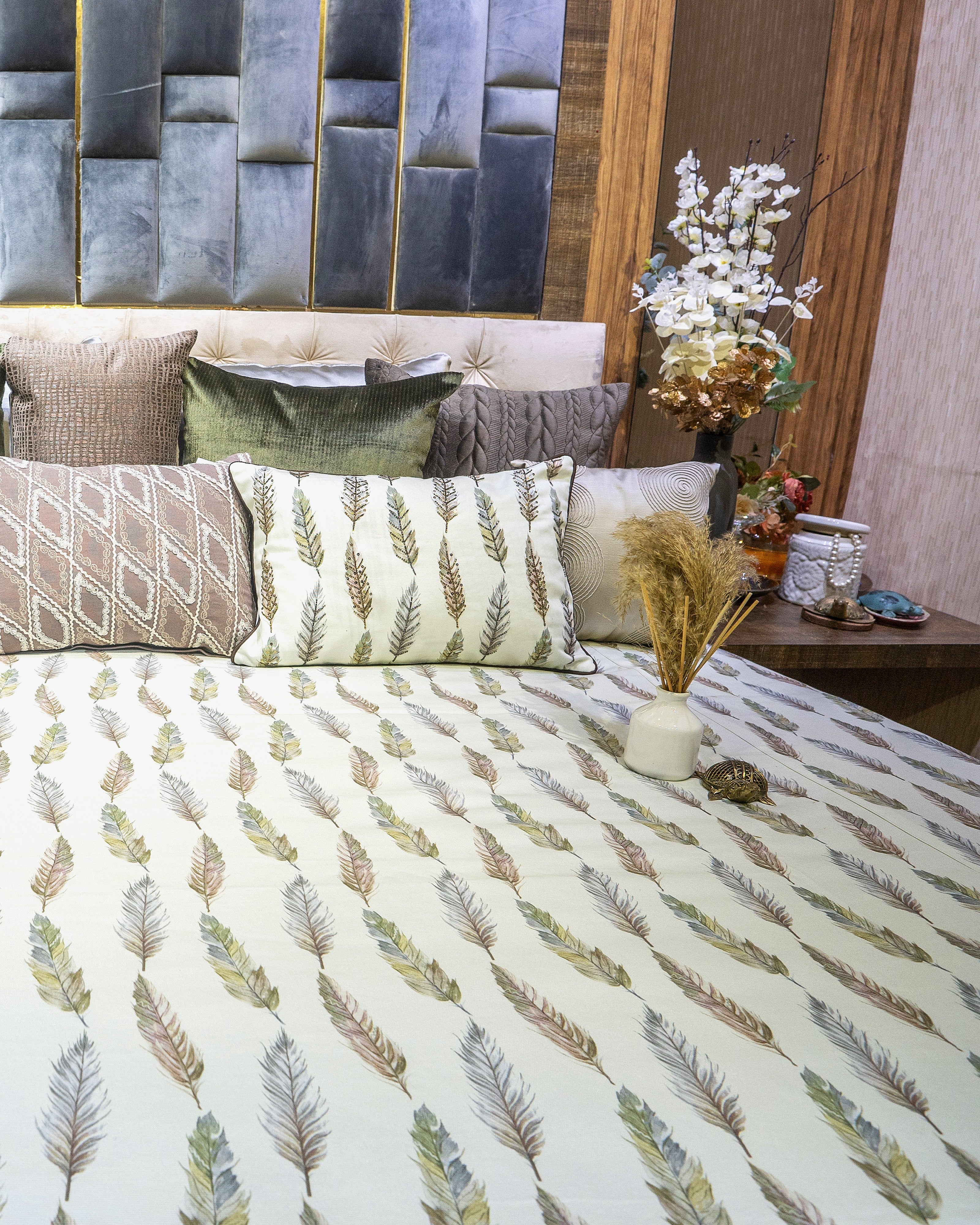 Driftwood Feathers Bedcover With 2 Cushion Covers