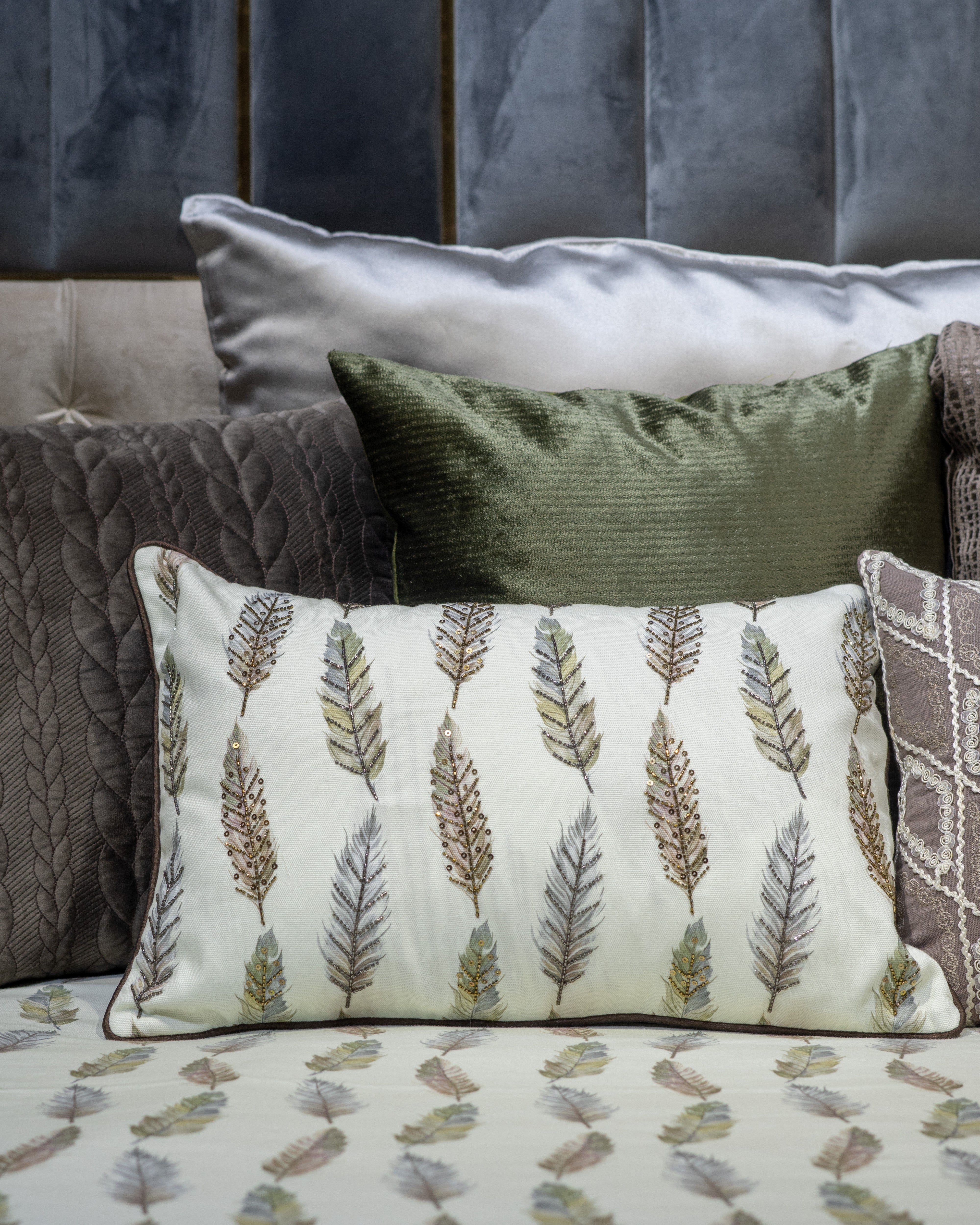 Driftwood Feathers Bedcover With 2 Cushion Covers
