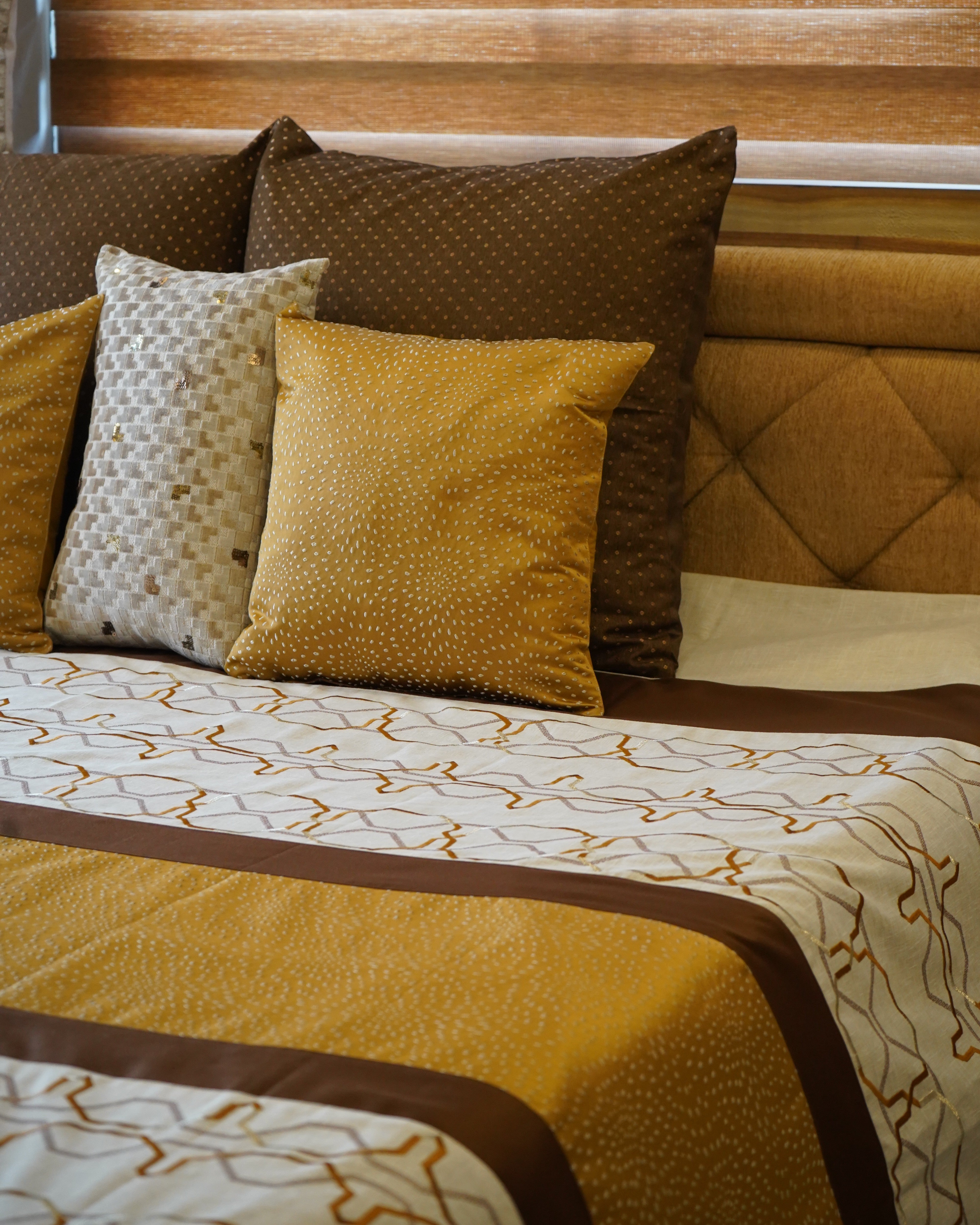 Golden Mocha Harmony Bedcover With 2 Cushions Covers