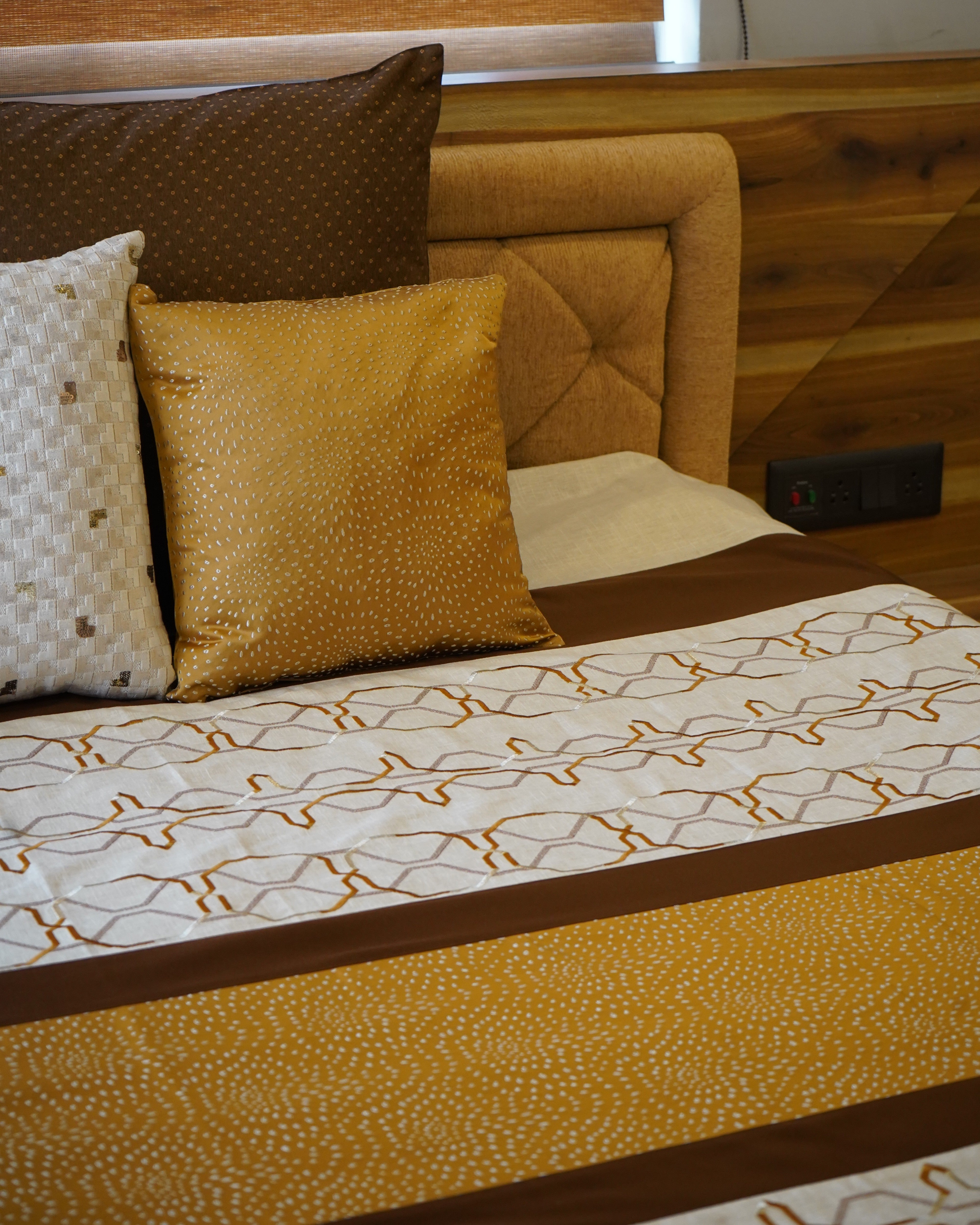 Golden Mocha Harmony Bedcover With 2 Cushions Covers