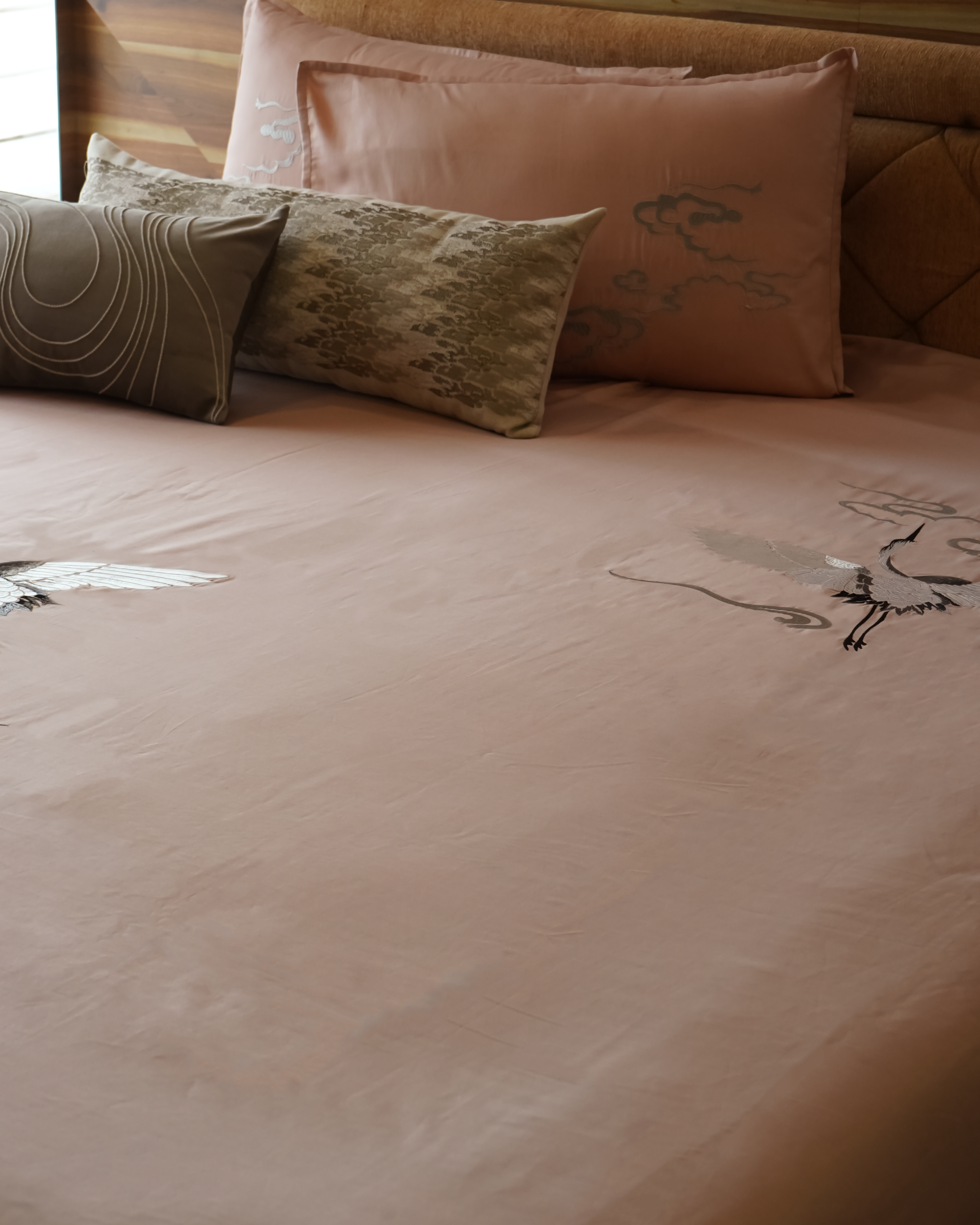 Celestial Crane Bedsheet With 2 Pillow Covers