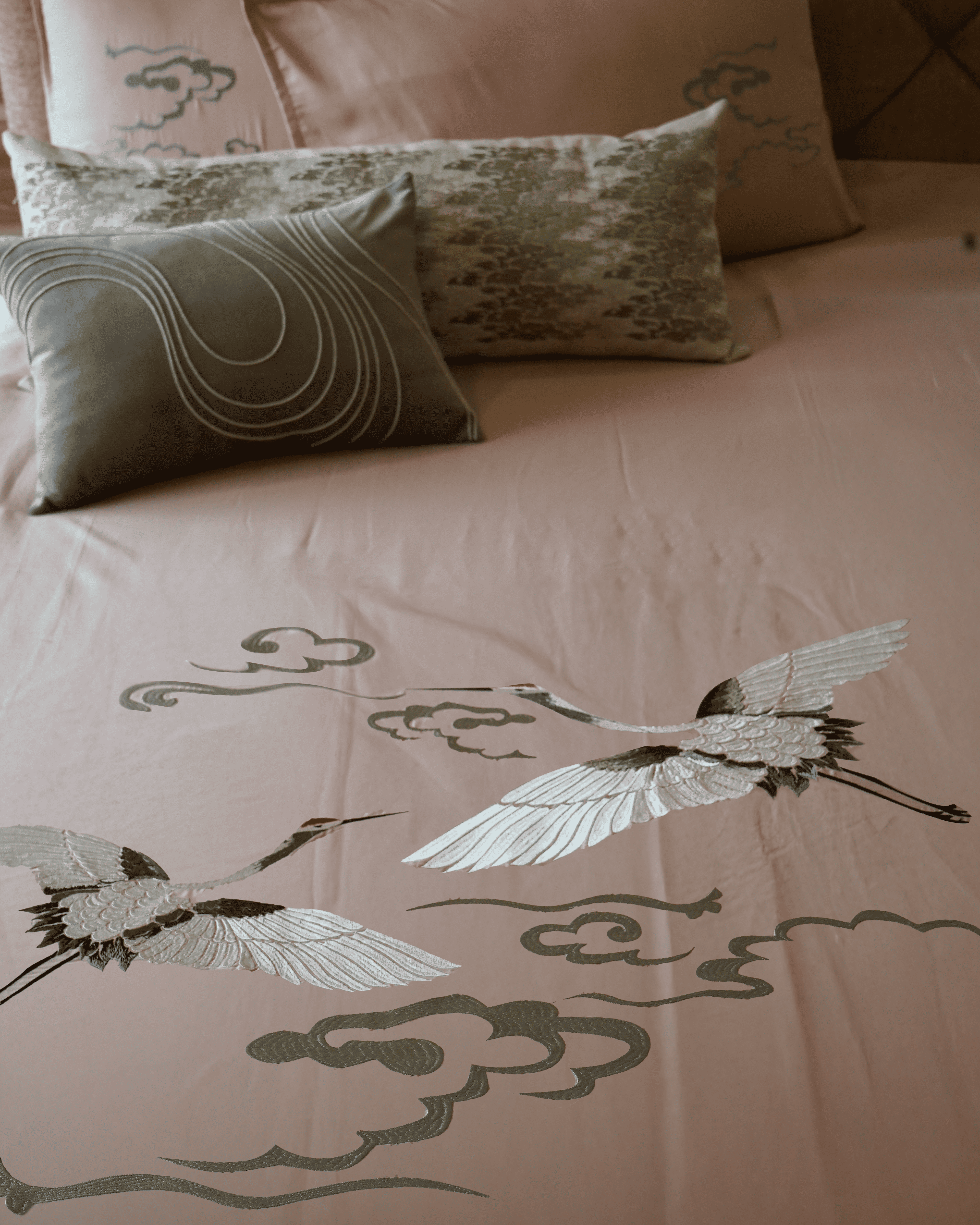 Celestial Crane Bedsheet With 2 Pillow Covers