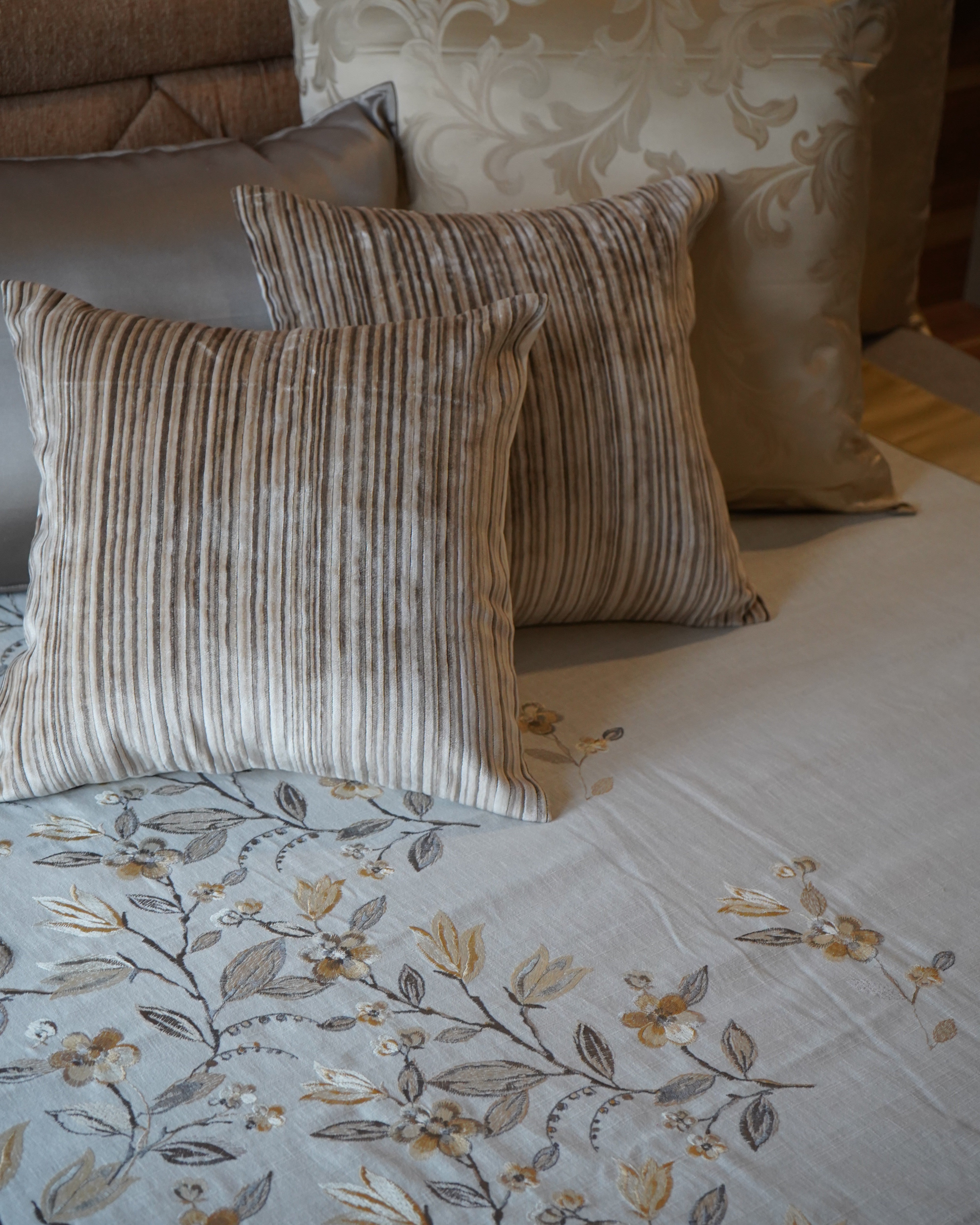 Golden Bloom Bedcover With 2 Pillow Covers