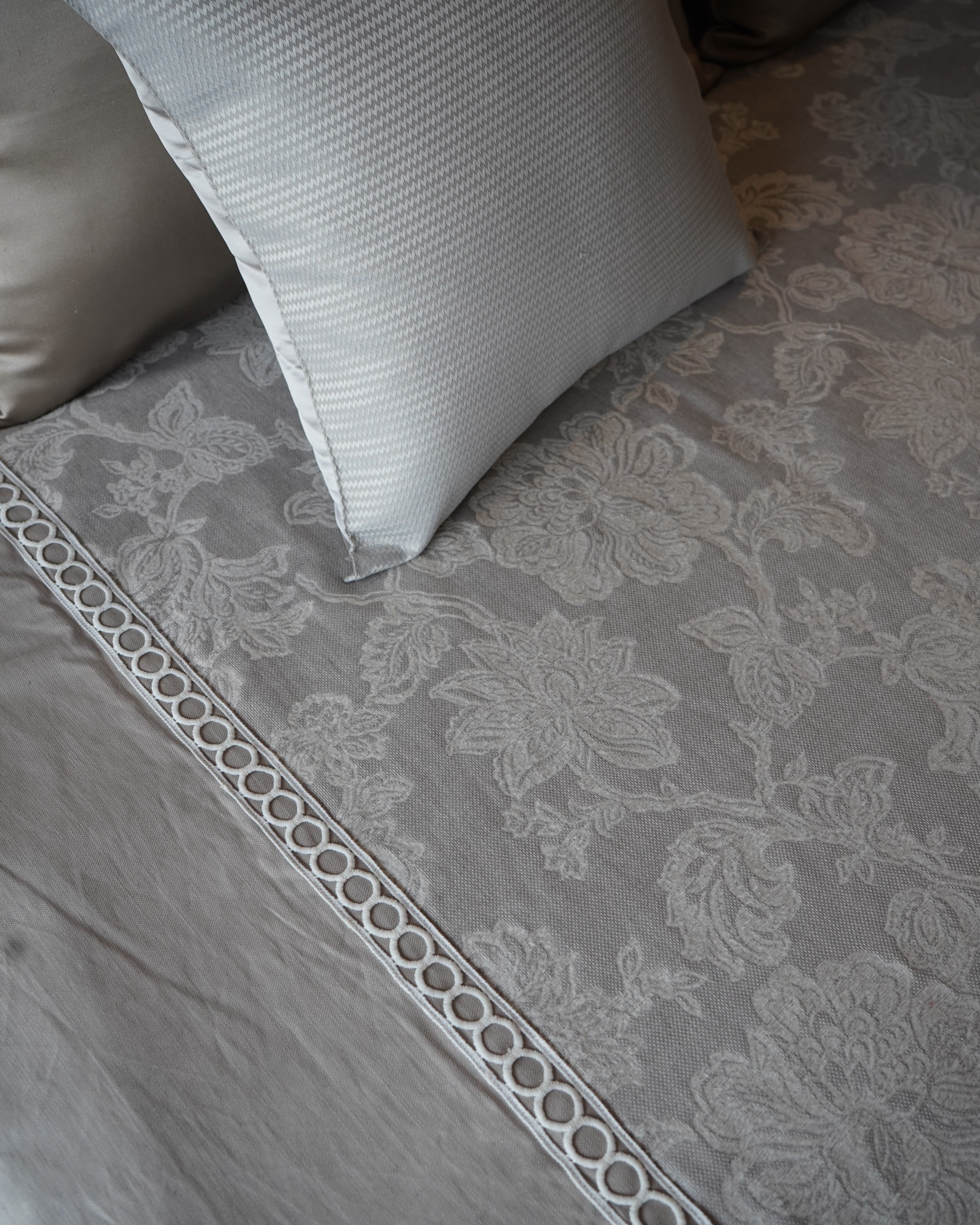 Silver Grace Bedcover With 2 Pillow Covers