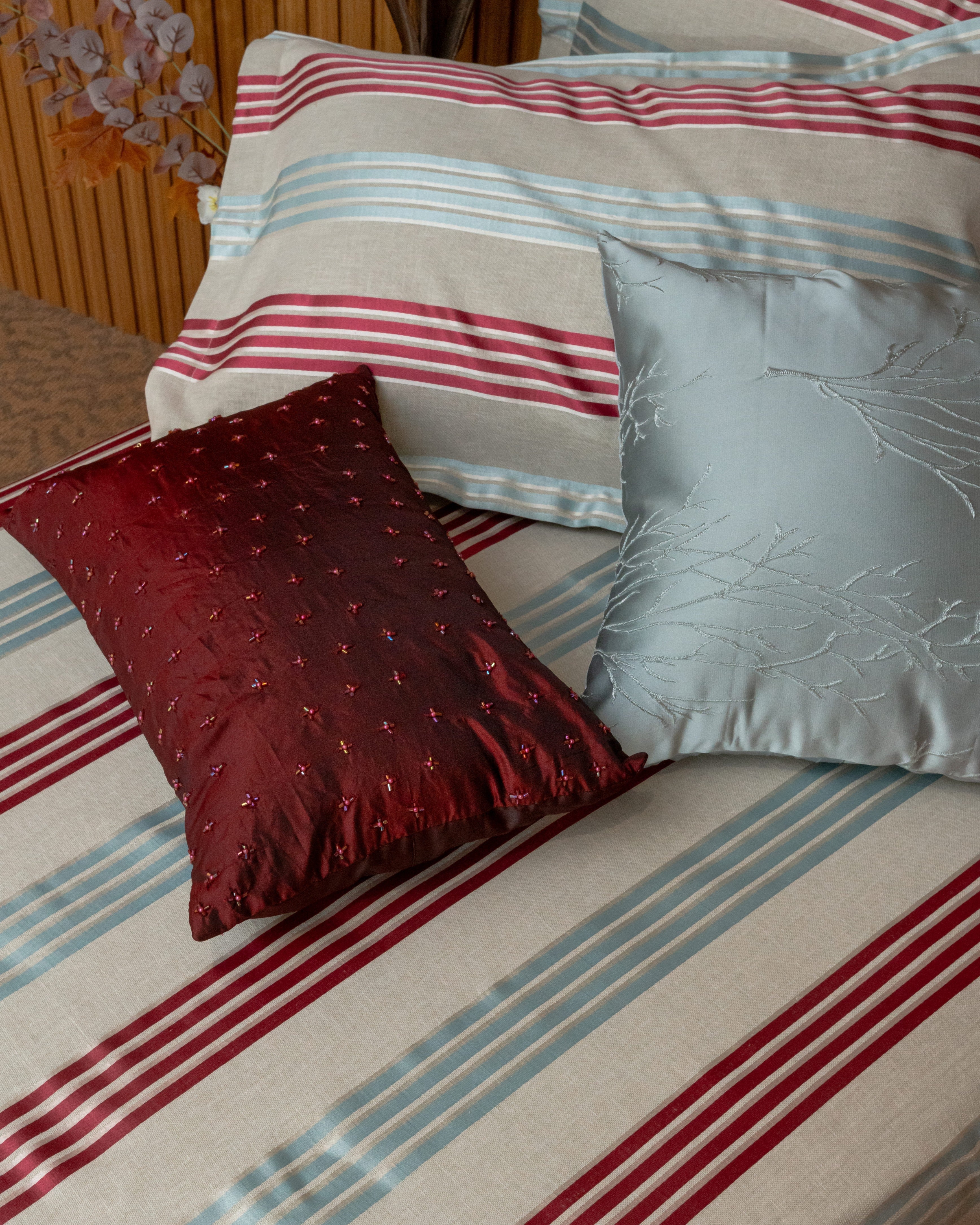 Stripescape – Red & Blue Bedcover with 2 Pillow Covers