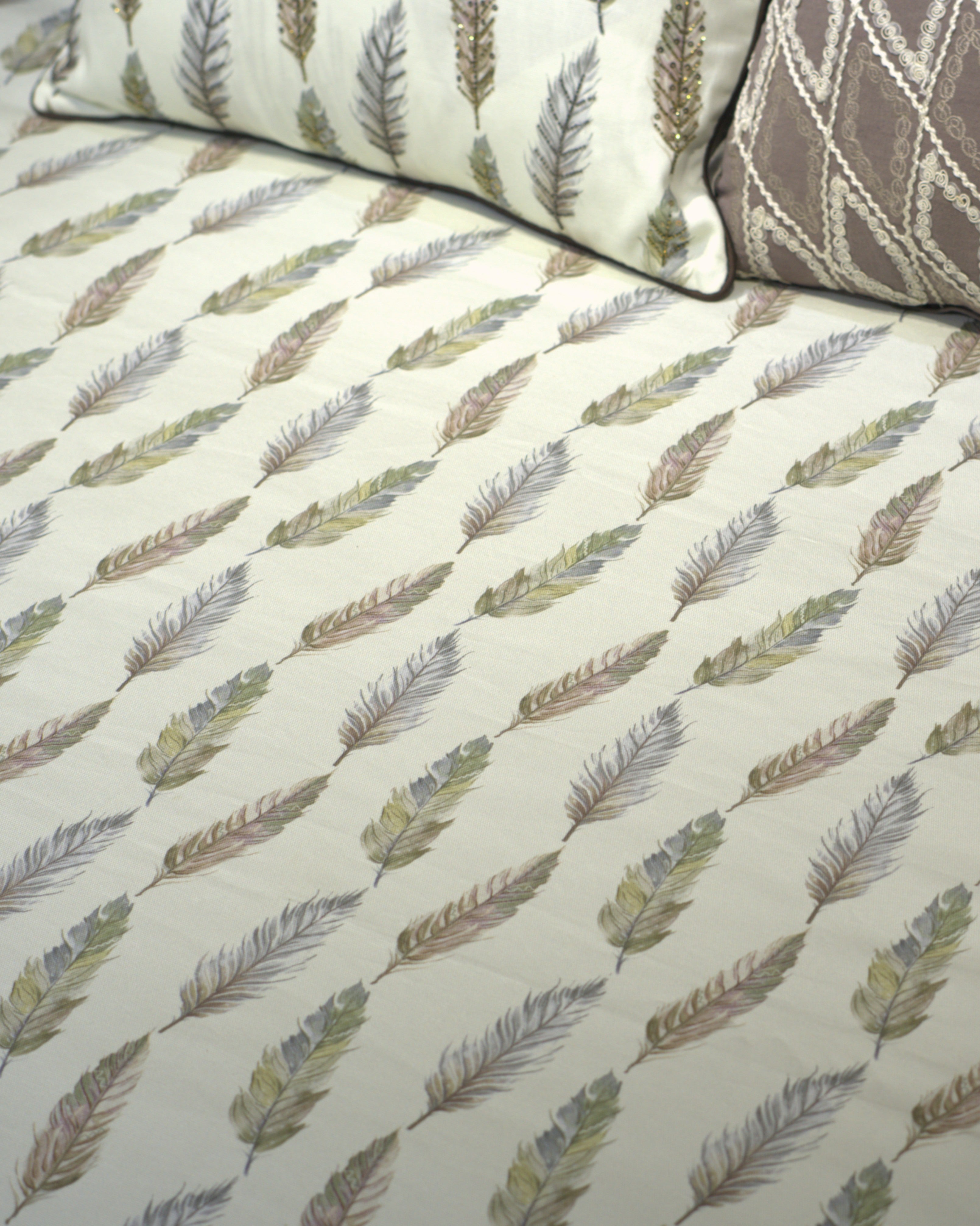 Driftwood Feathers Bedcover With 2 Cushion Covers