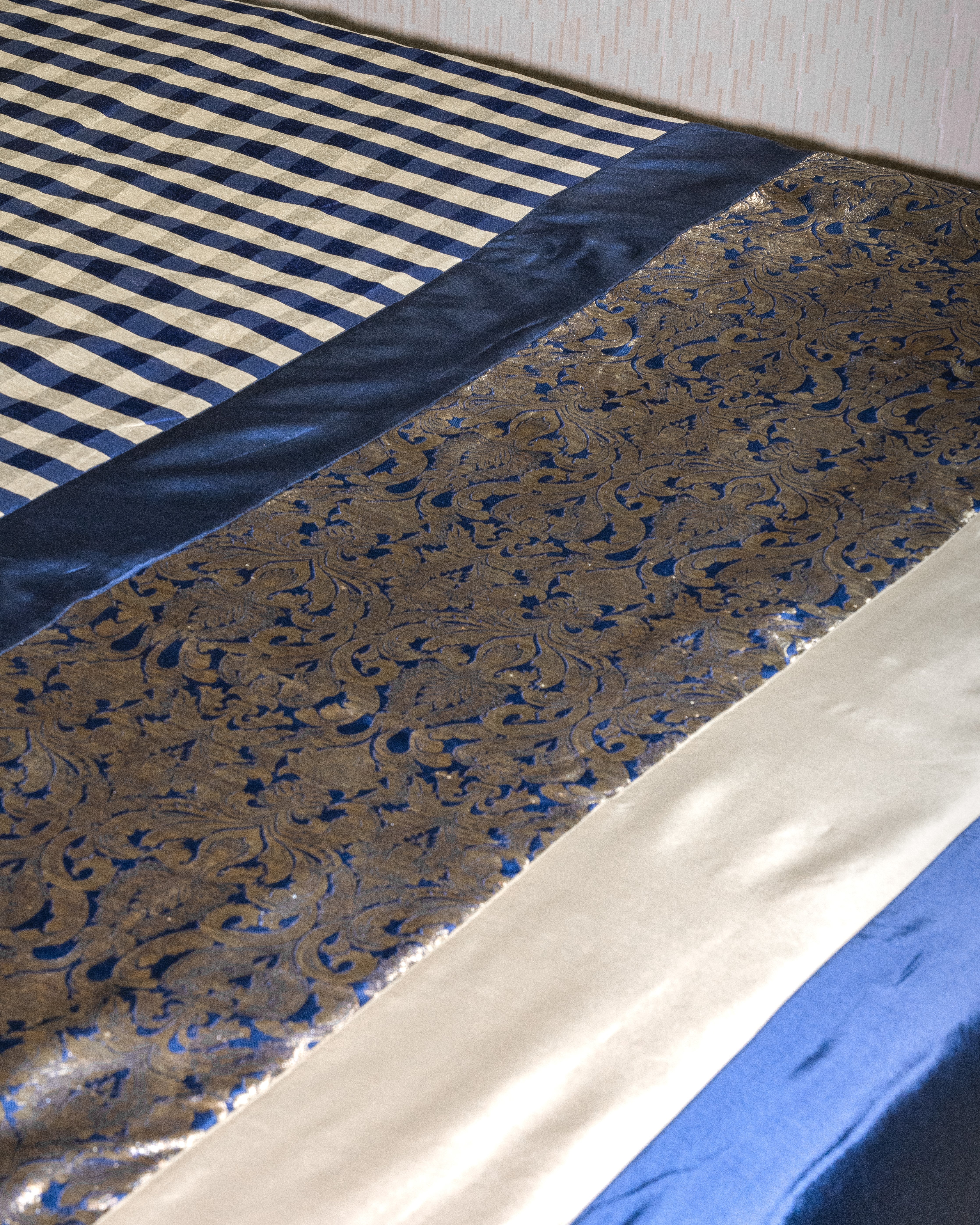 Royal Checks Bedcover with 2 Cushion Covers