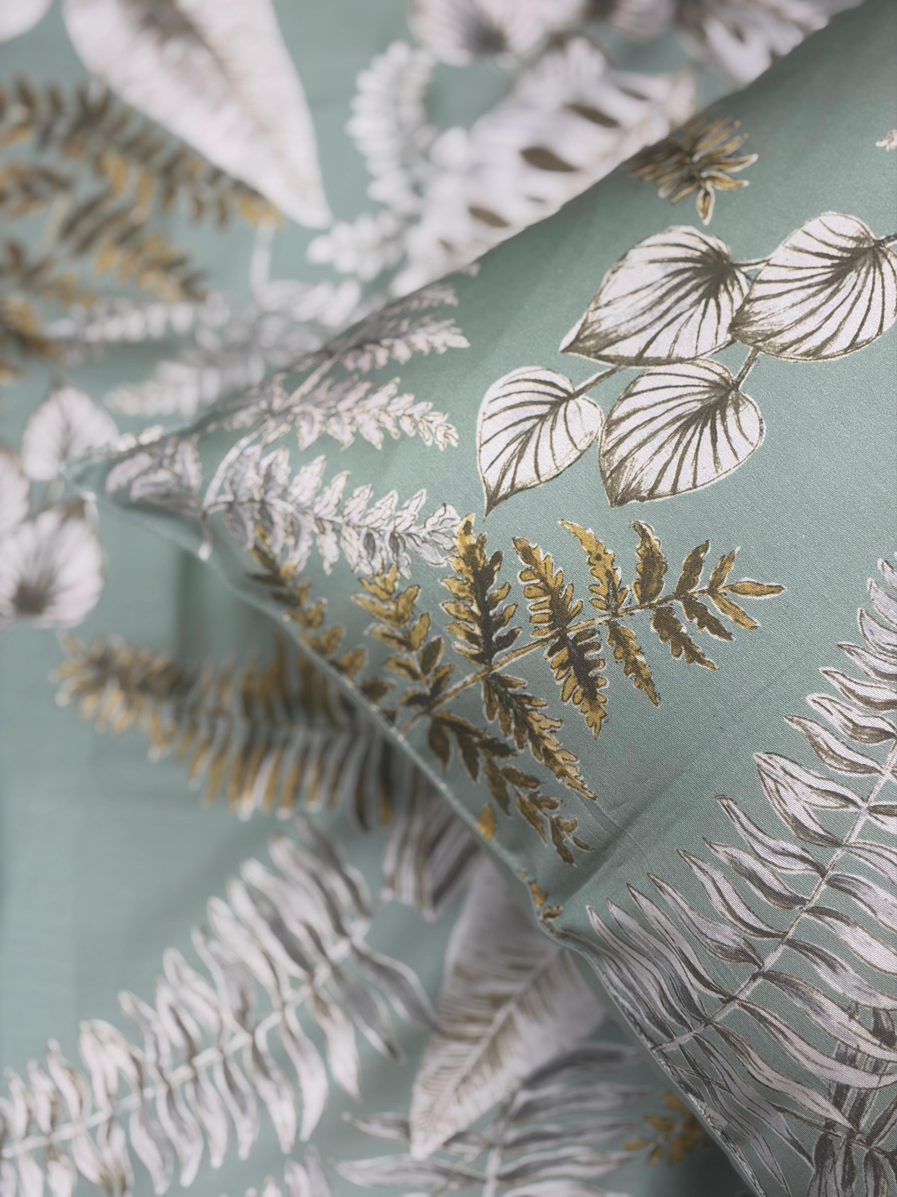 Foliage Bedsheet with 2 Laced Pillow Covers