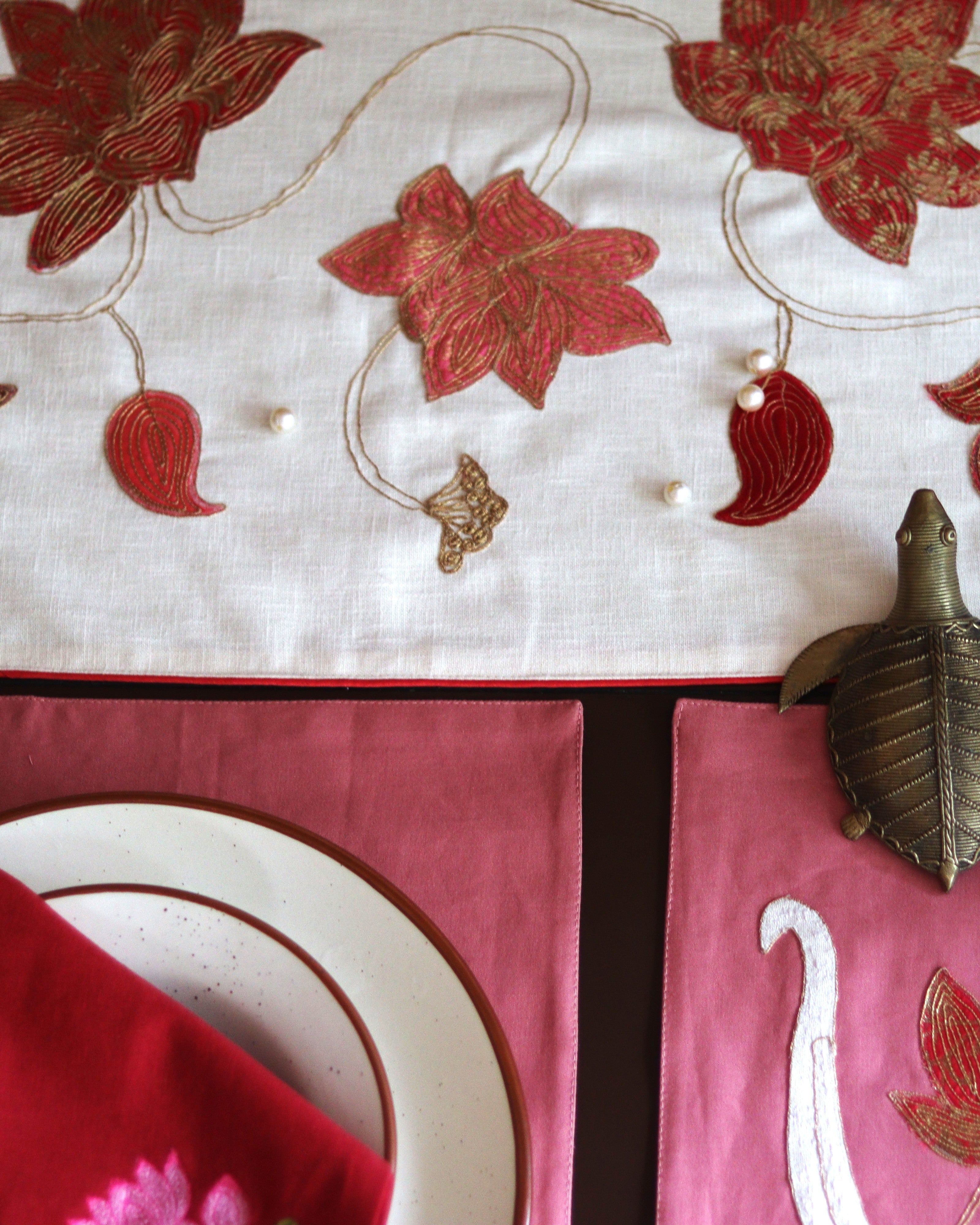 Lotus Radiance Tablescape Full Set