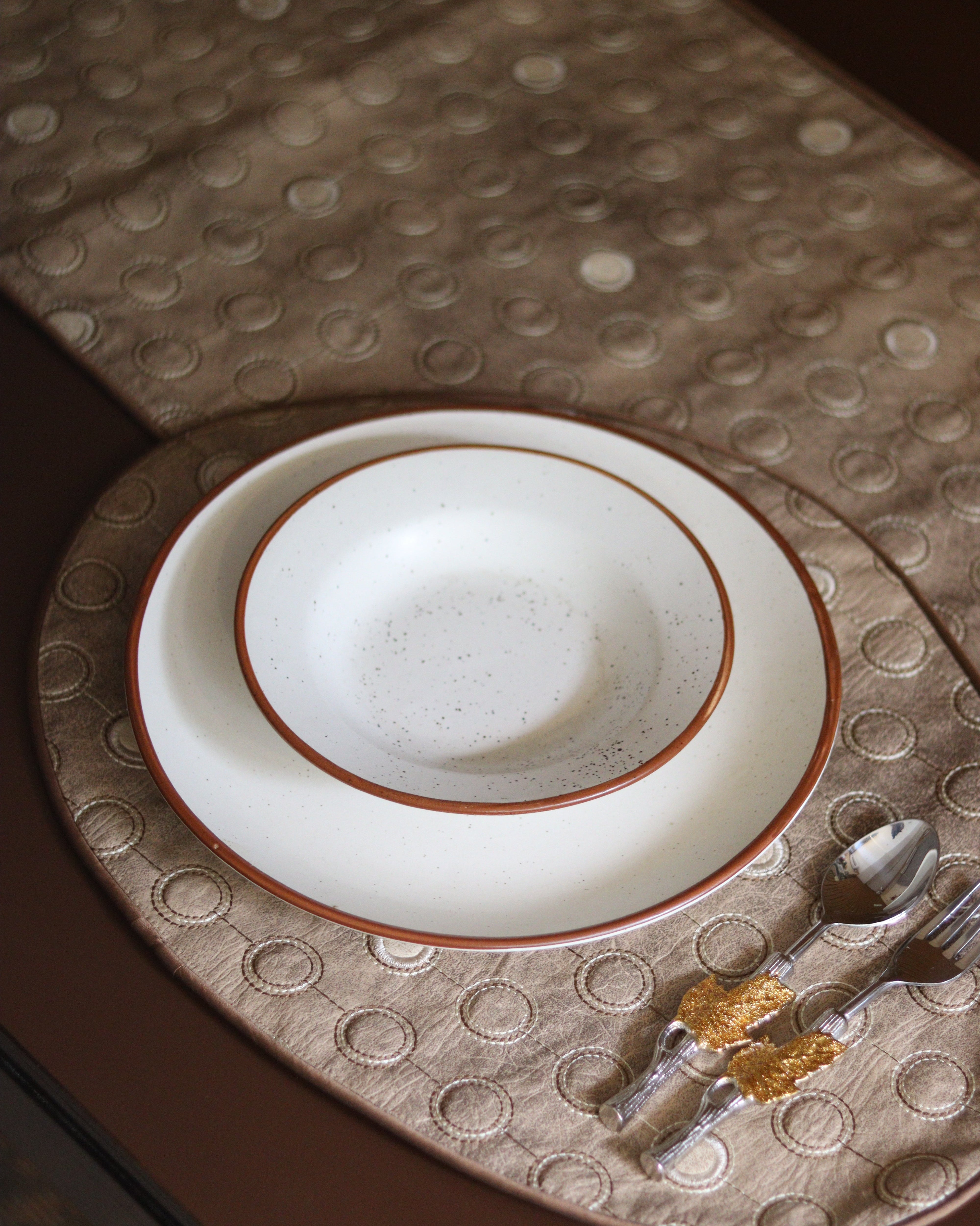 Biscotti Leather Table Runner and Mat Set