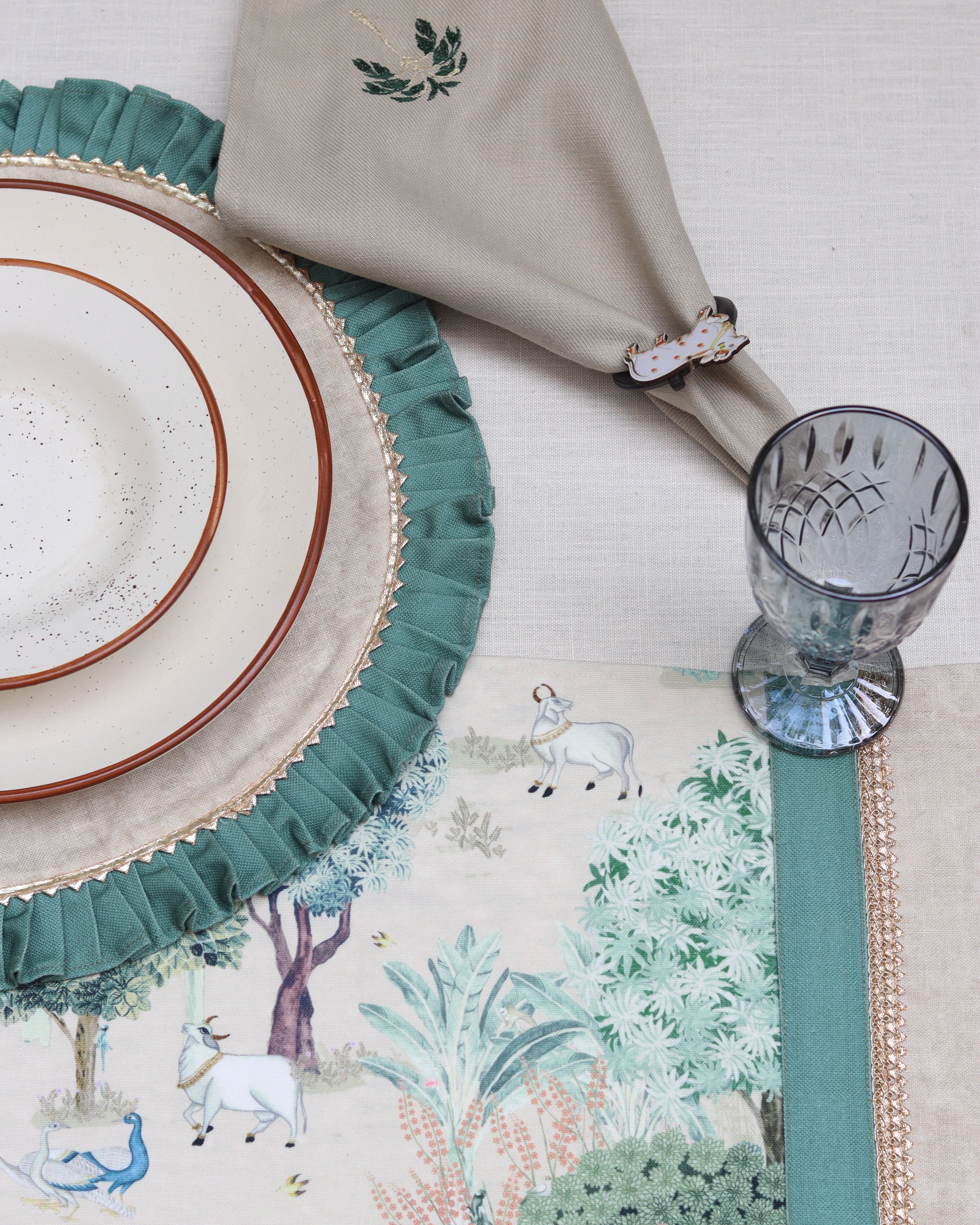 Royal Plumage Tablescape Full Set