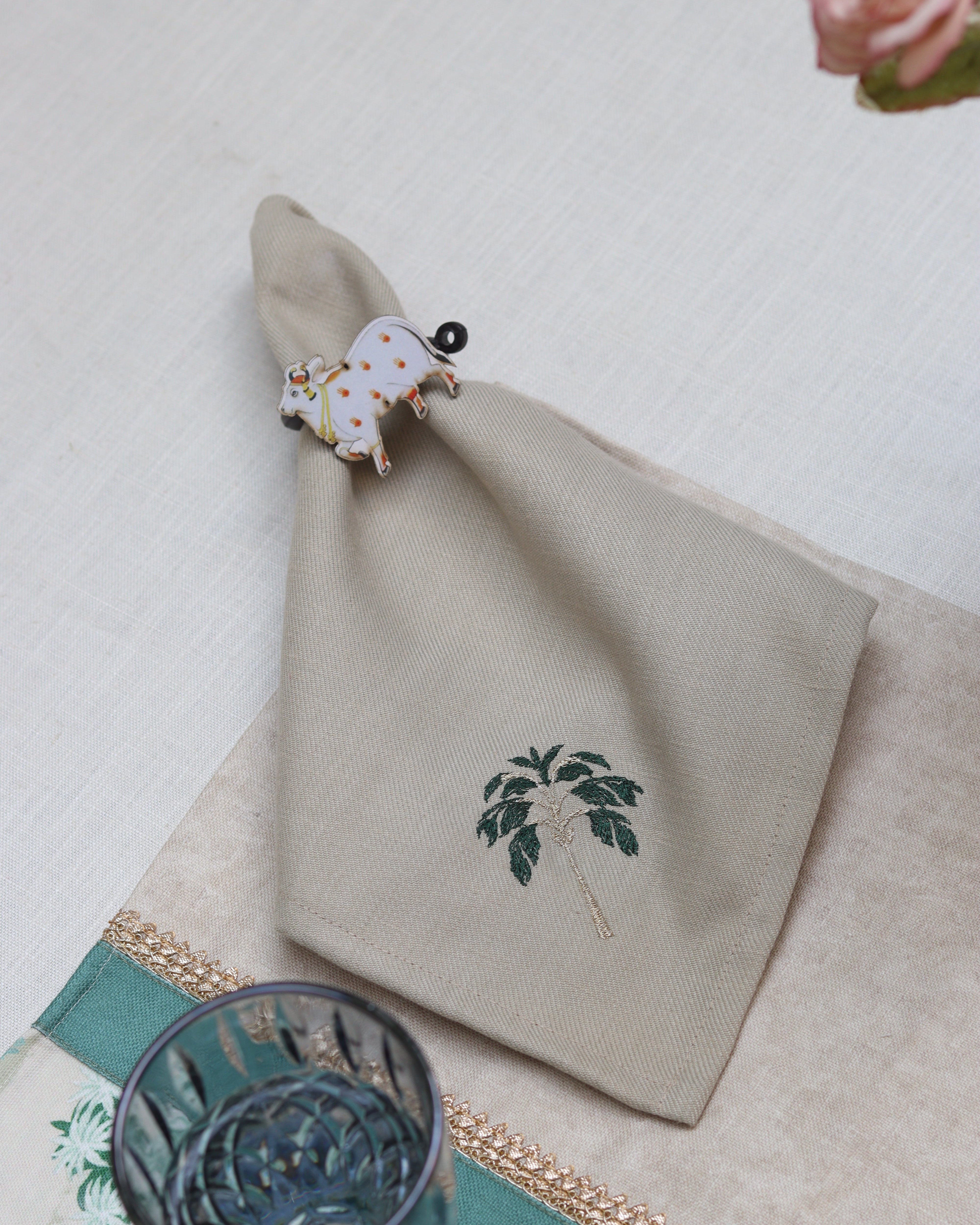 Royal Plumage Tablescape Full Set