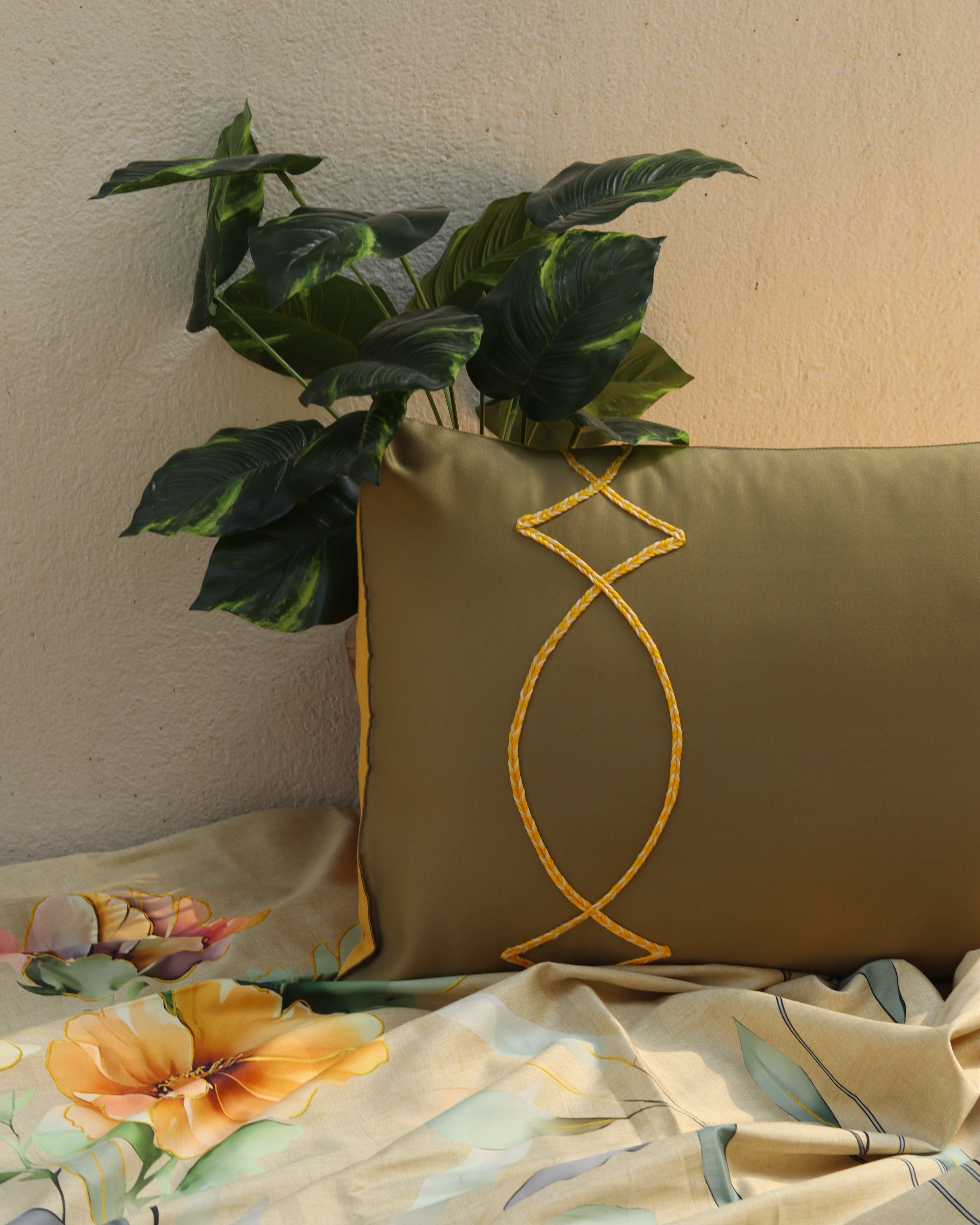 Sunny Petals Bedsheet With 2 Lace Pillow Covers