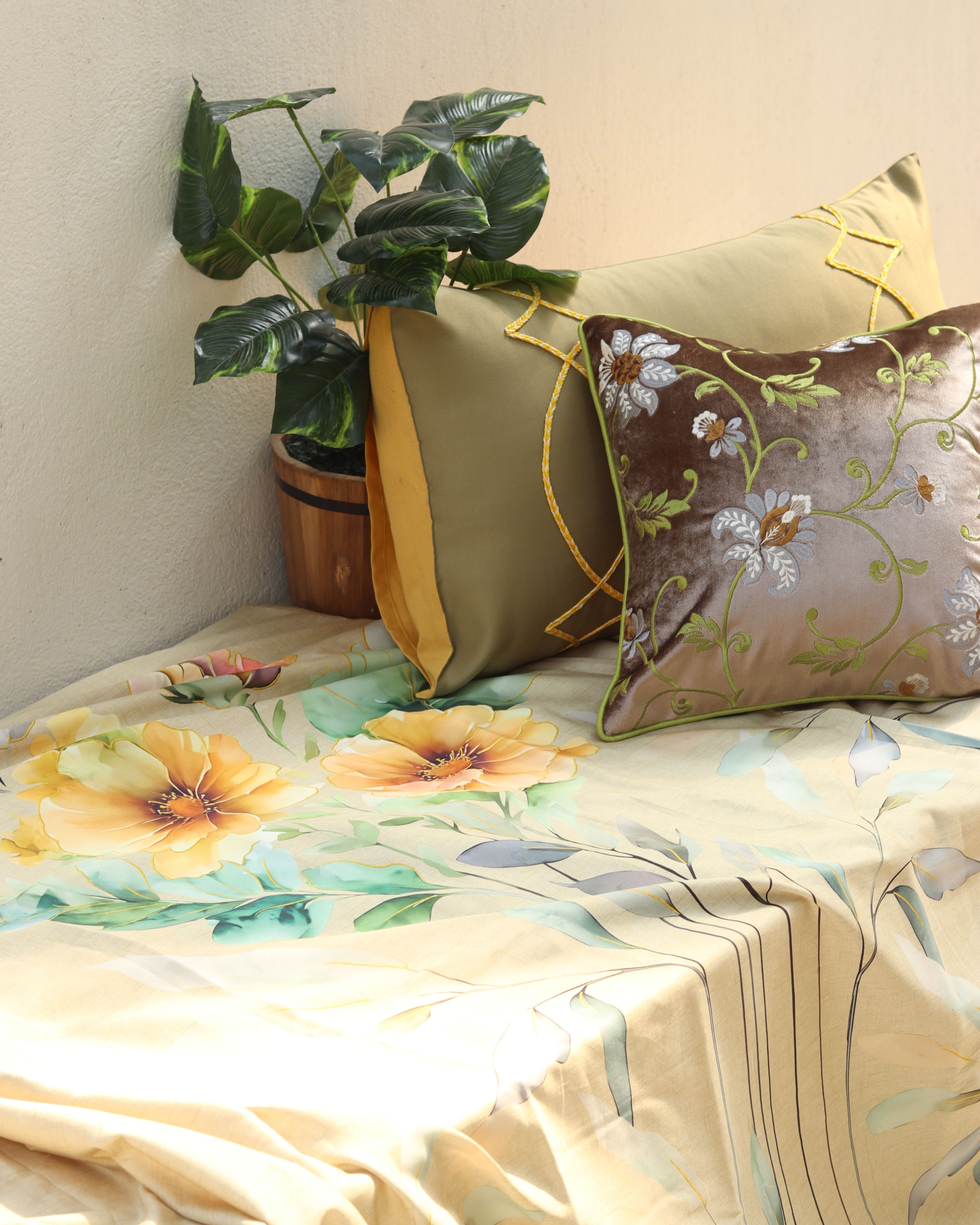Sunny Petals Bedsheet With 2 Lace Pillow Covers