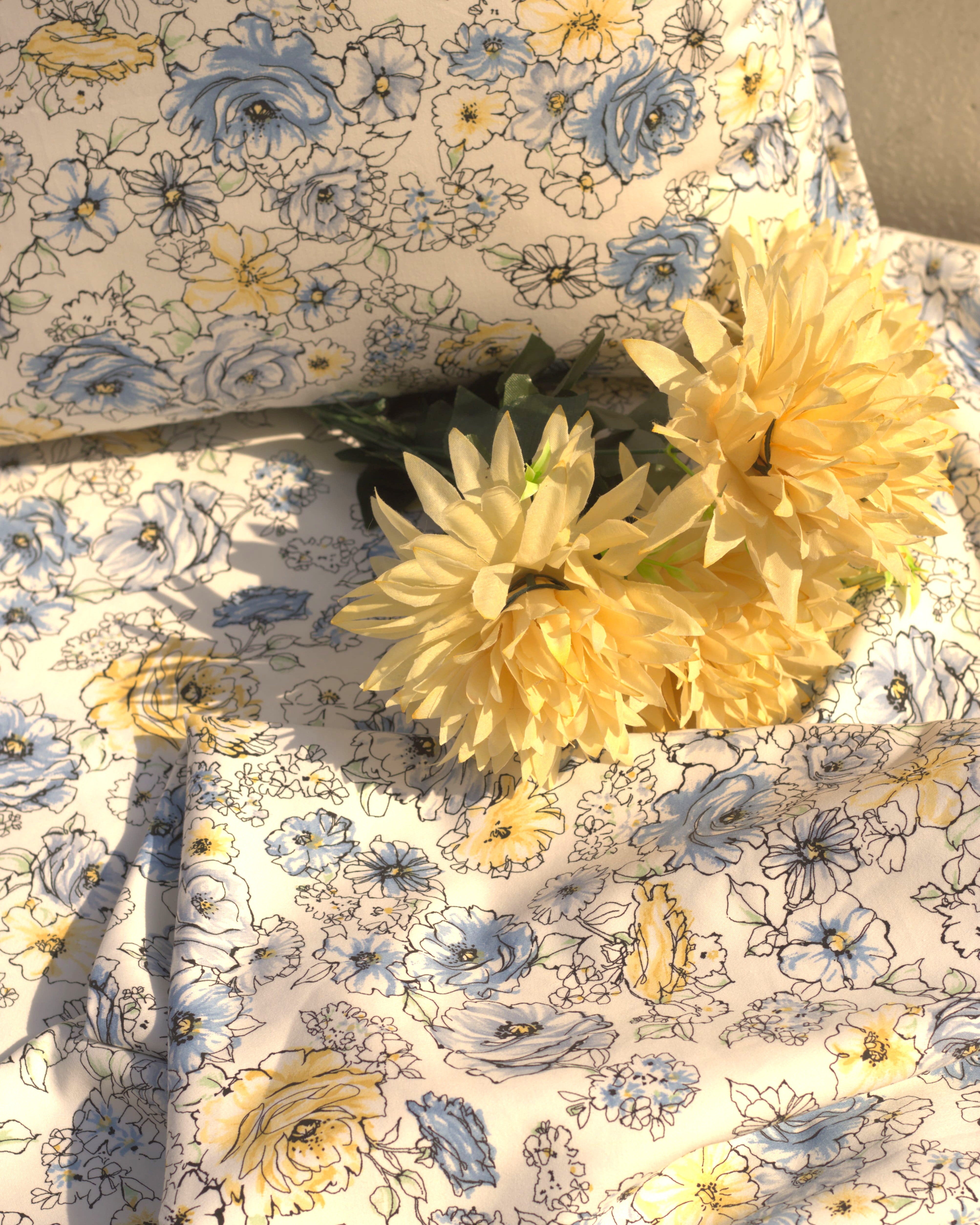 Sun & Sky Blooms Bedsheet With 2 Pillow Covers