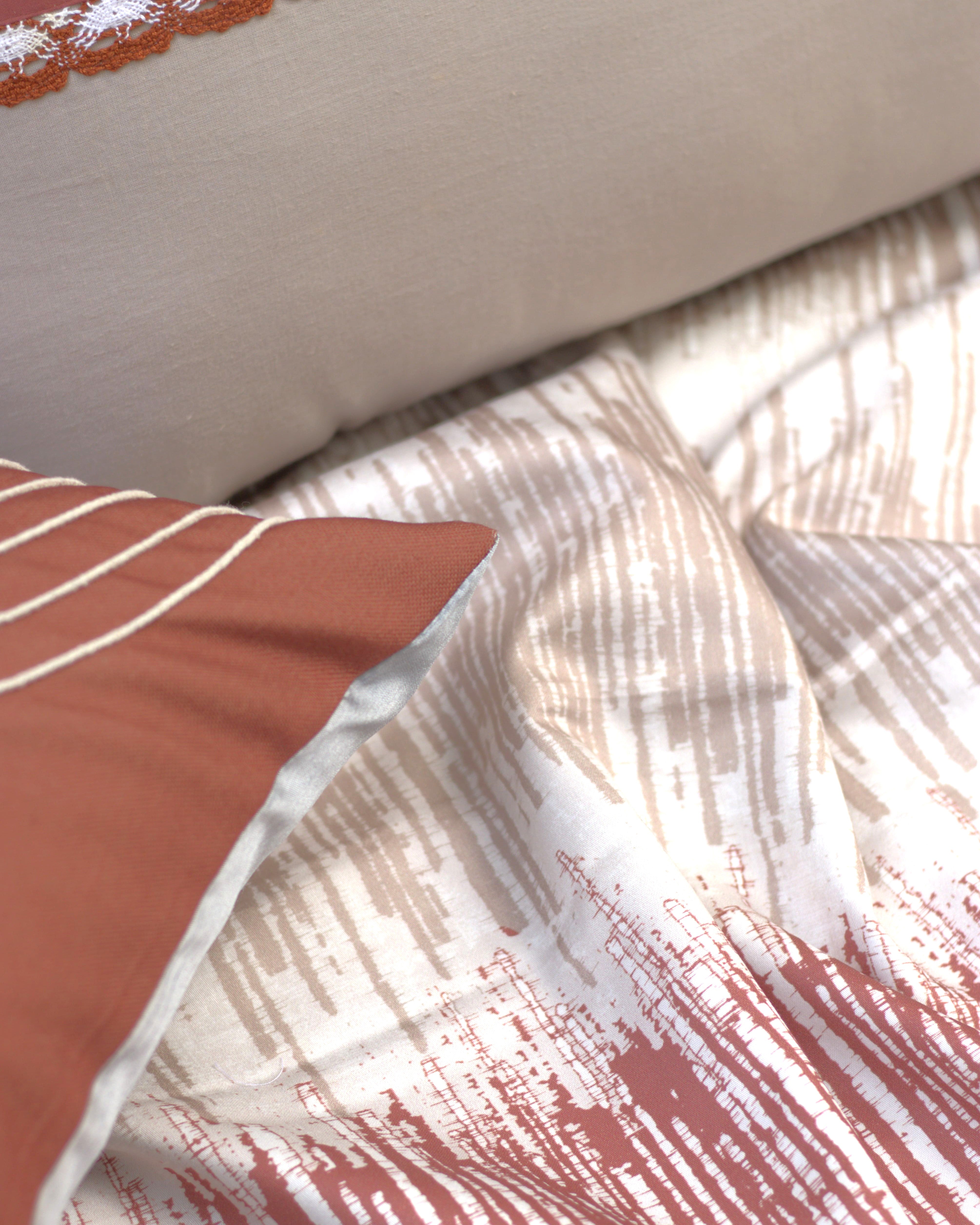 Twin Hues Bedsheet With 2 Laced Pillow Covers