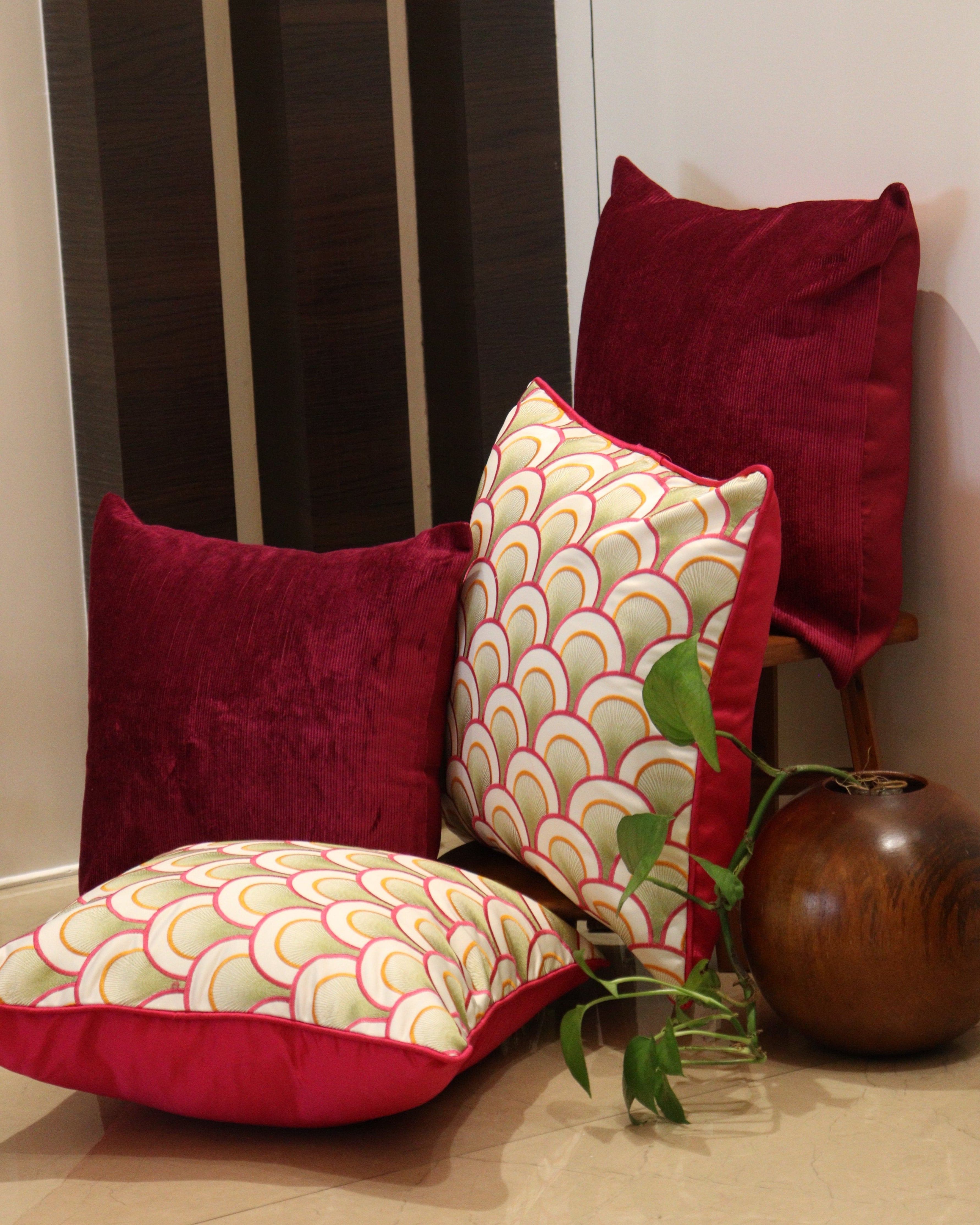 Crimson Scallops Cushion Set Cushion Set of 4