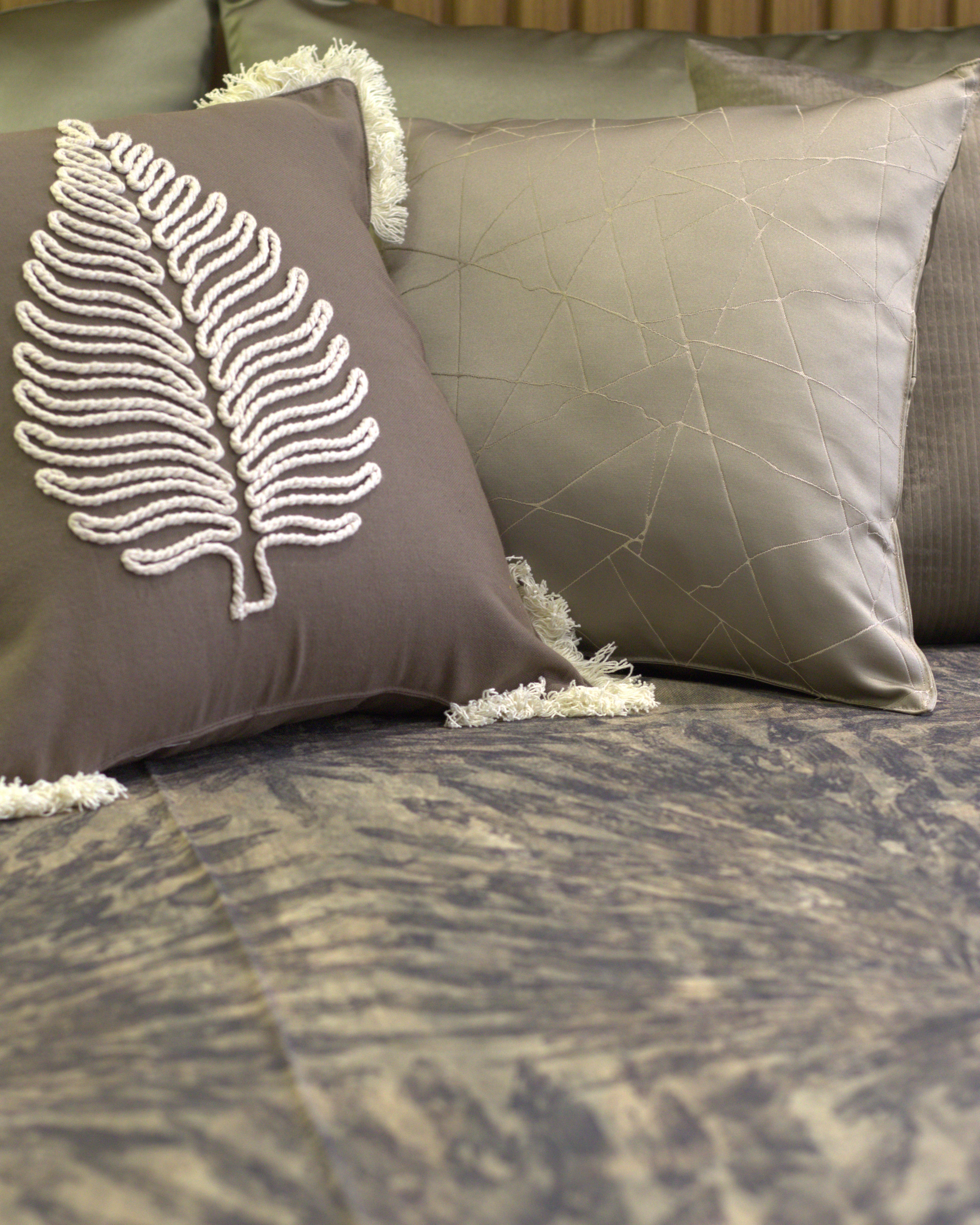 Breezy Nest Bedcover with 2 Cushion Covers