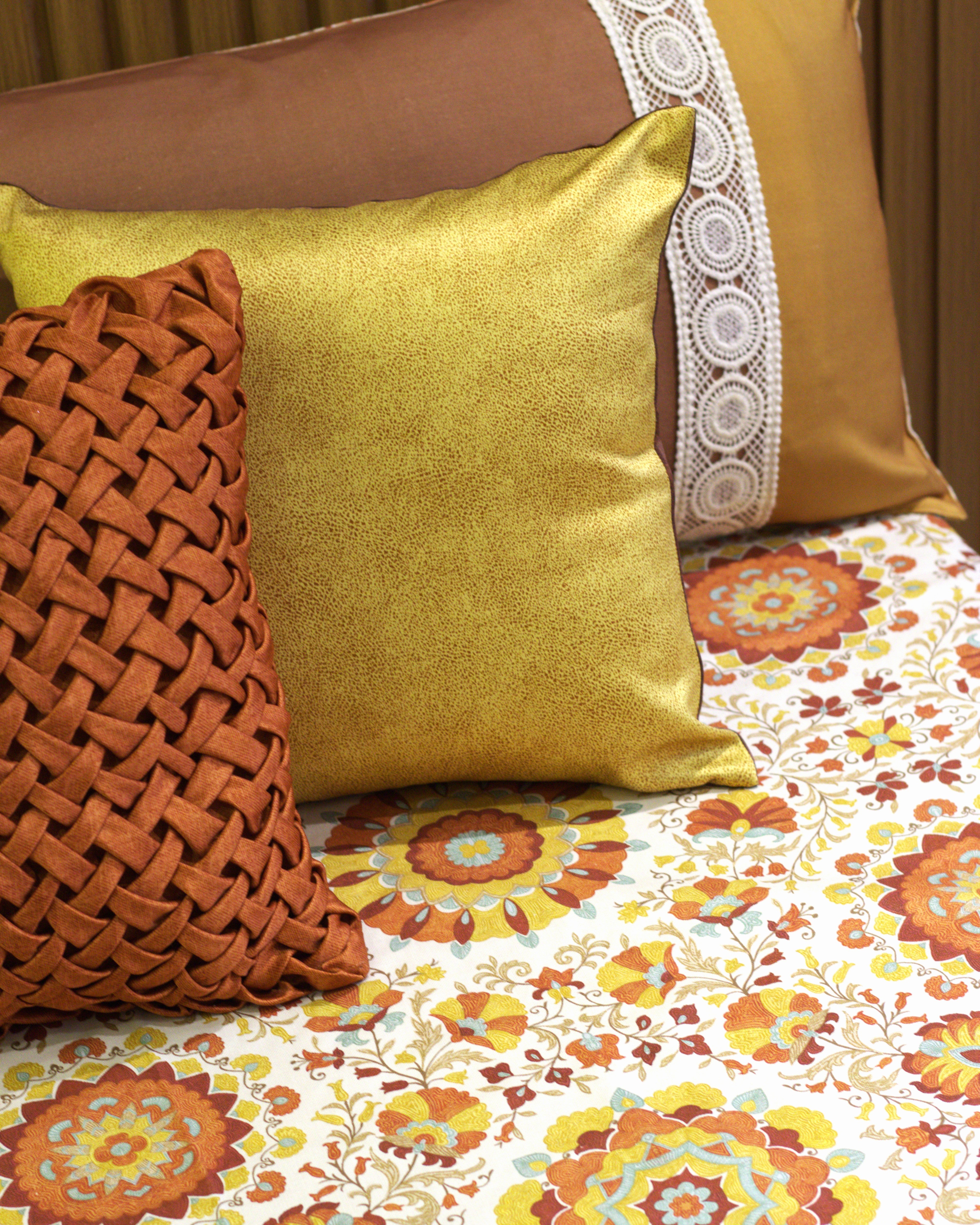 Amber Mandala Ensemble Bedcover with 2 Pillow Covers
