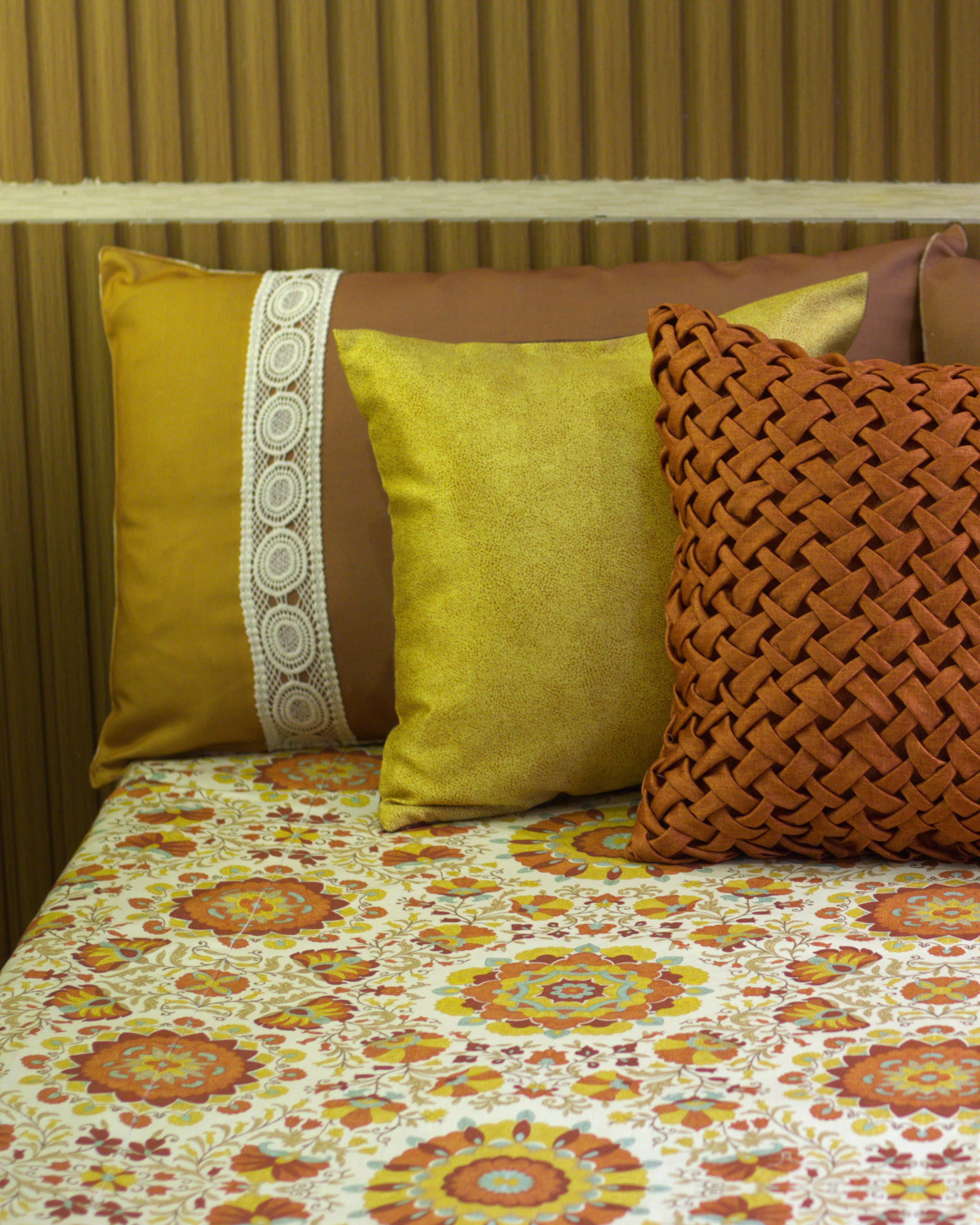 Amber Mandala Ensemble Bedcover with 2 Pillow Covers