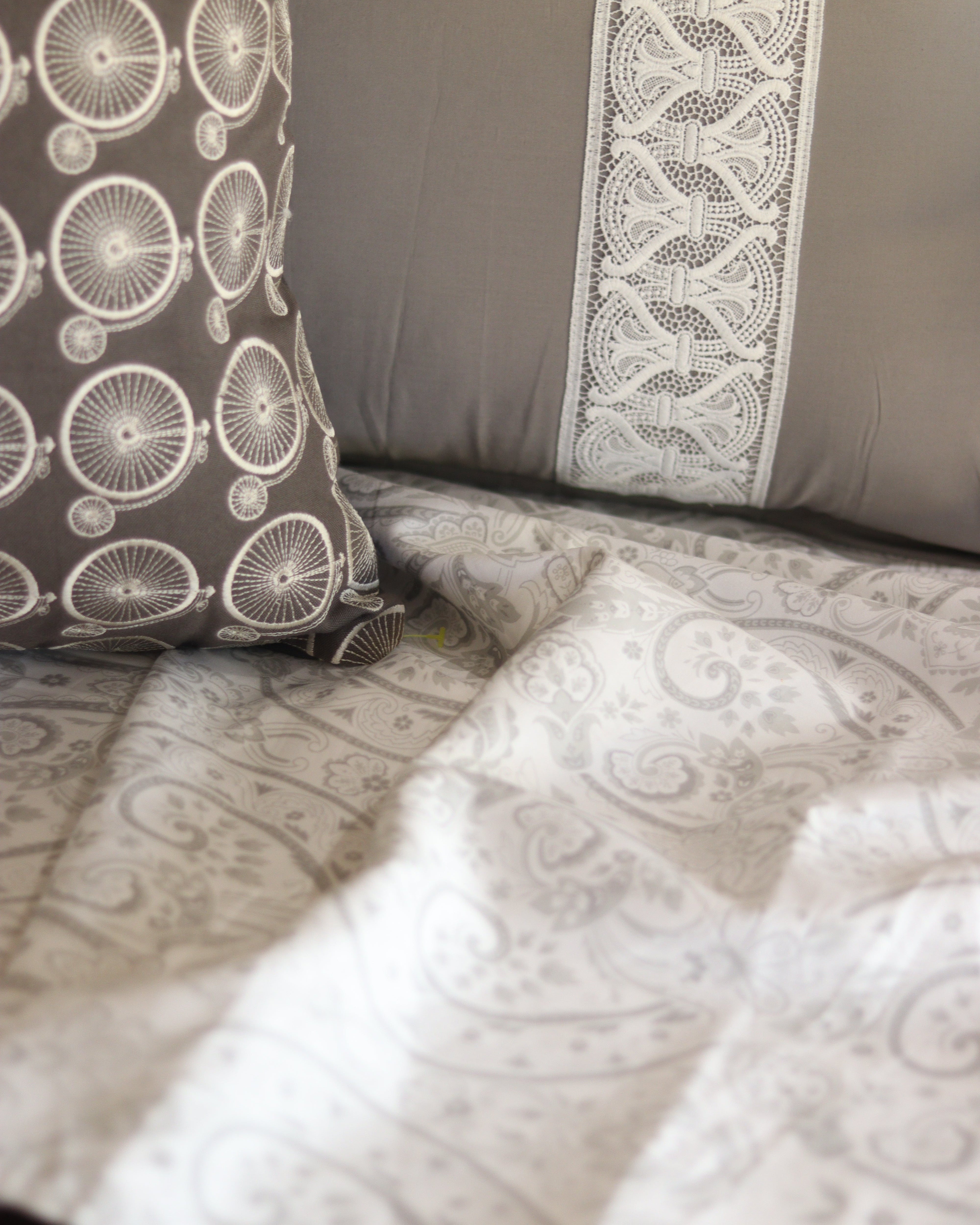 Grey Grace Bedsheet With 2 Laced Pillow Covers