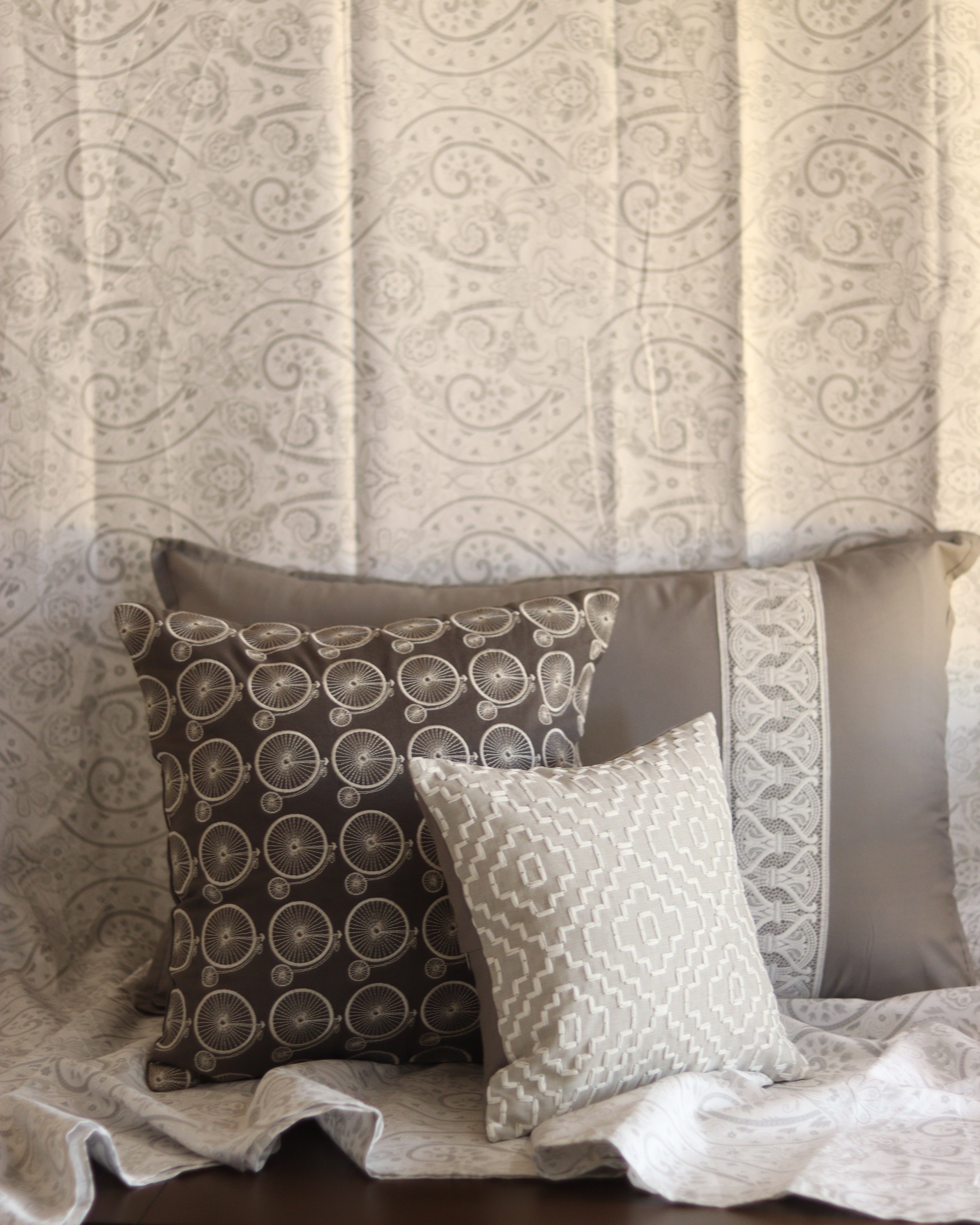 Grey Grace Bedsheet With 2 Laced Pillow Covers