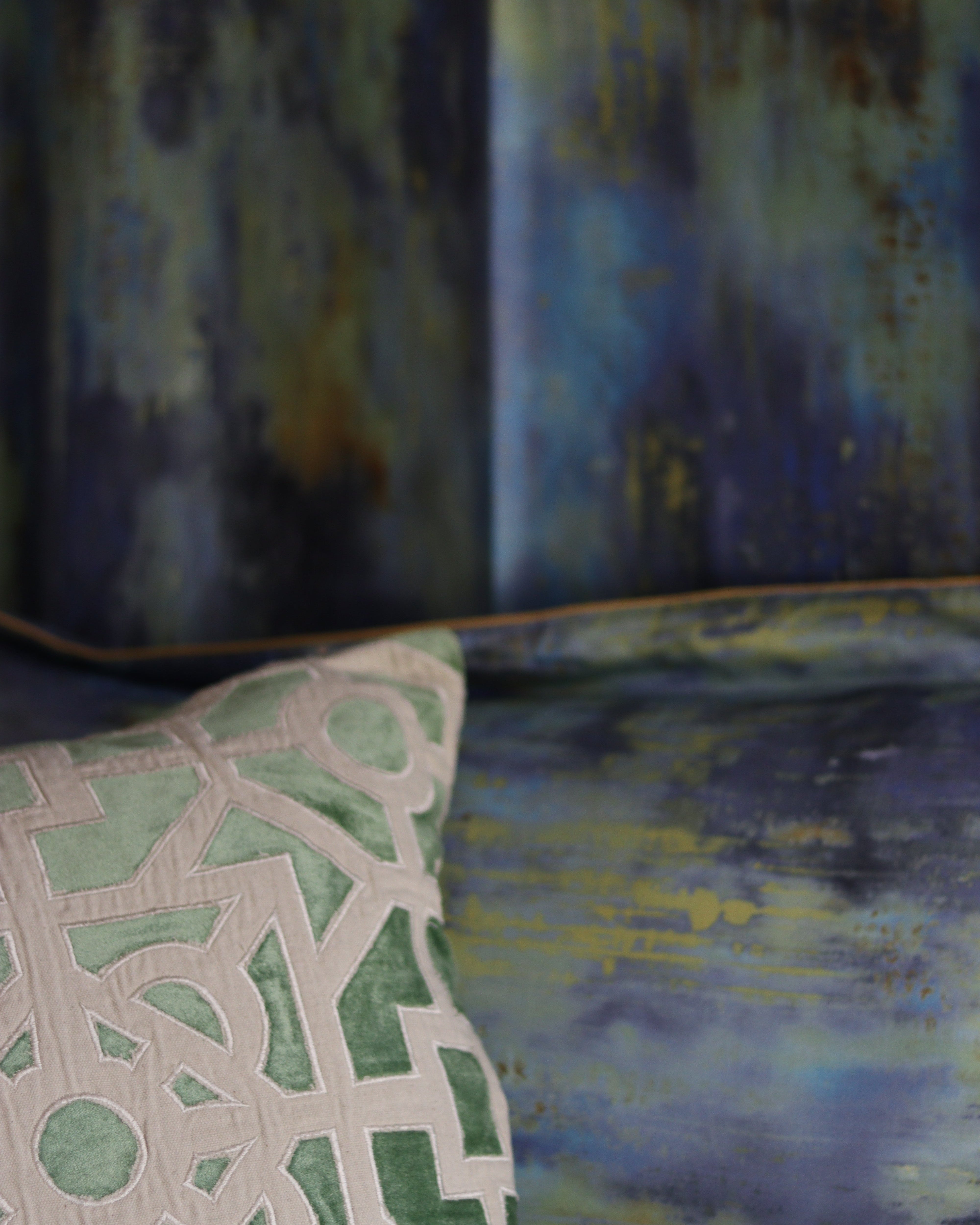 Northern Lights Bedsheet With 2 Pillow Covers