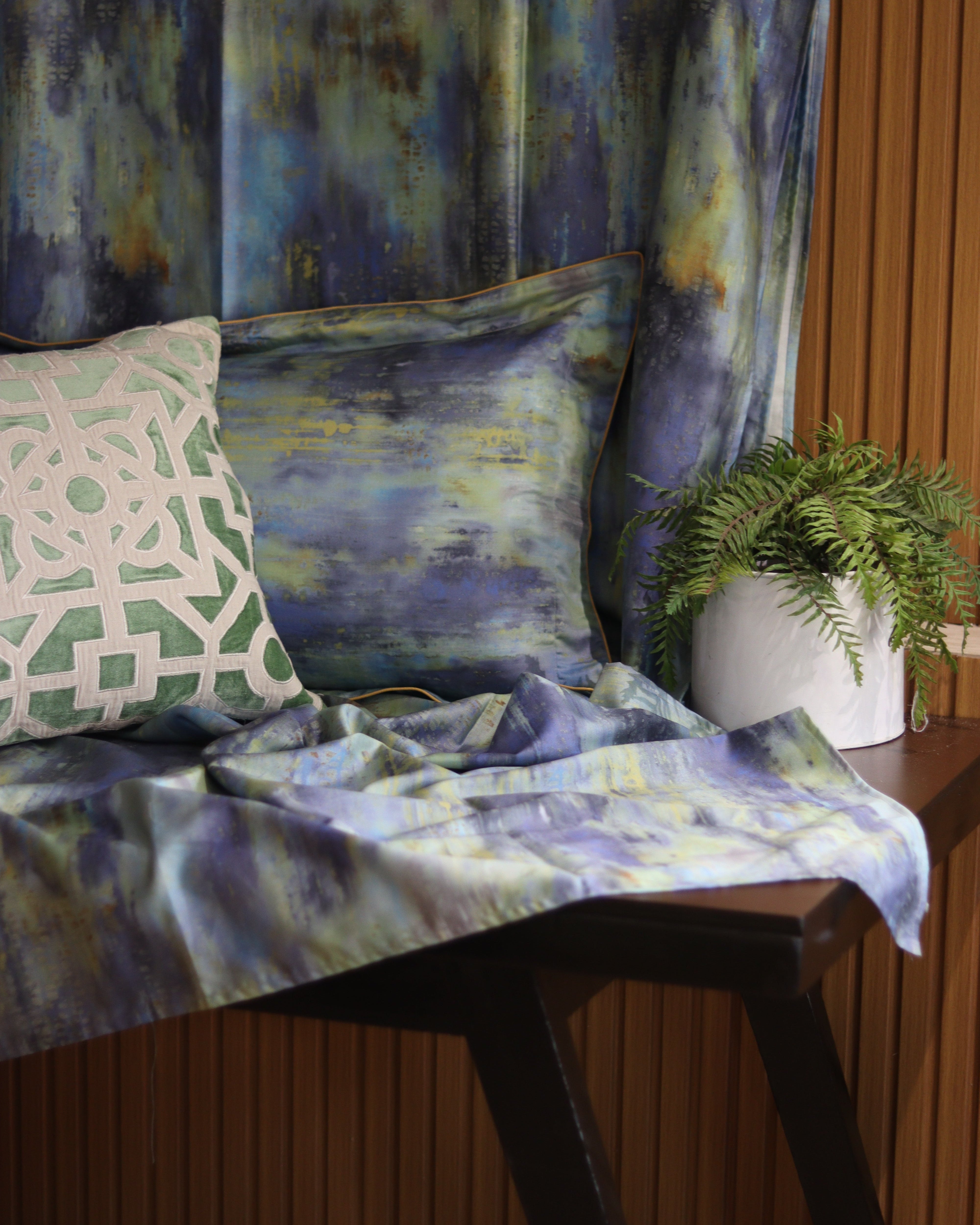 Northern Lights Bedsheet With 2 Pillow Covers