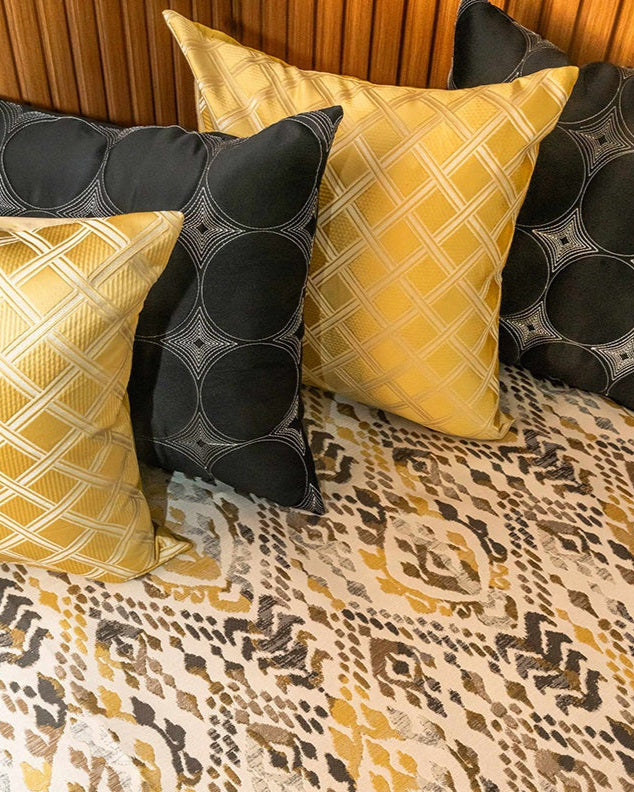 Ikkat On Jacqard Bedcover With 2 Cushions