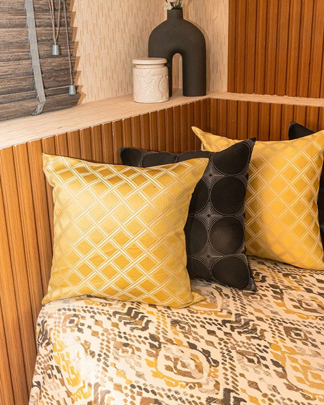 Ikkat On Jacqard Bedcover With 2 Cushions