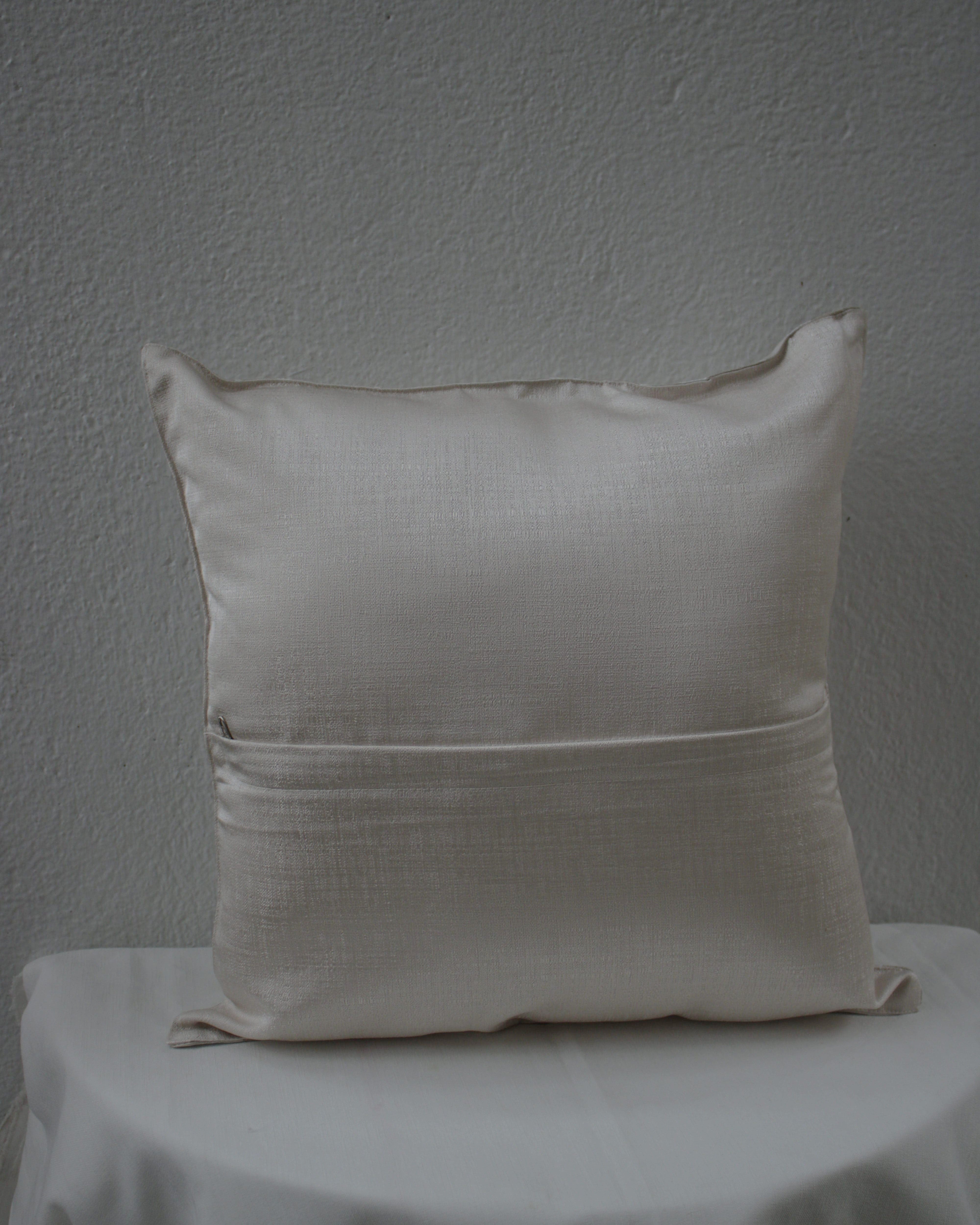 Traceline Cushion