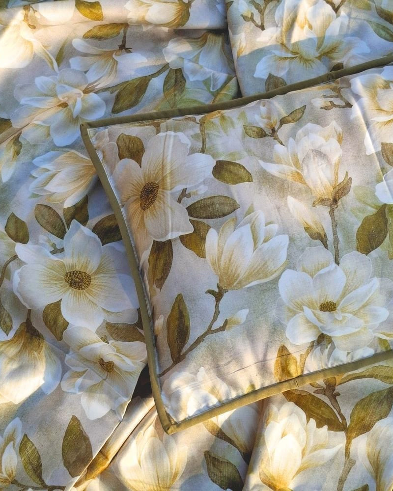 Magnolia Bedsheet with 2 Pillow Covers