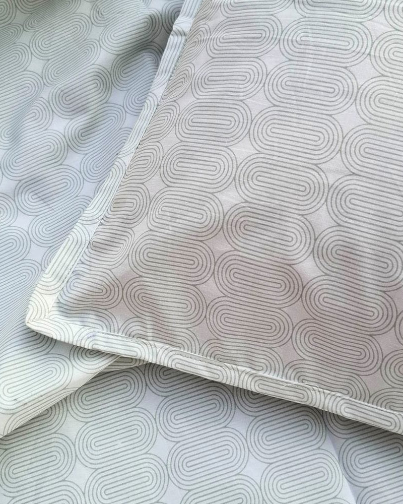 Nouveau Bedsheet with 2 Pillow Covers