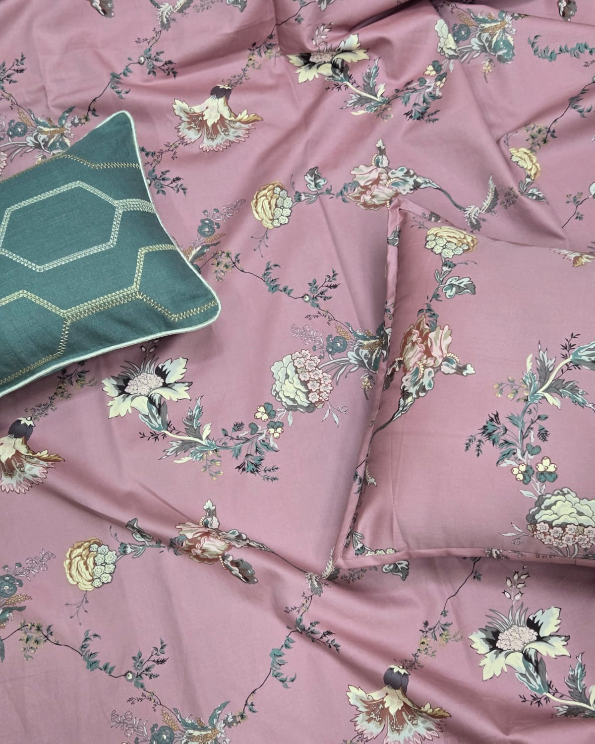 Periwinkle Bedsheet with 2 Pillow Covers