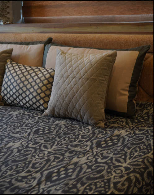 Inkloom Bedcover With 2 Pillow Covers