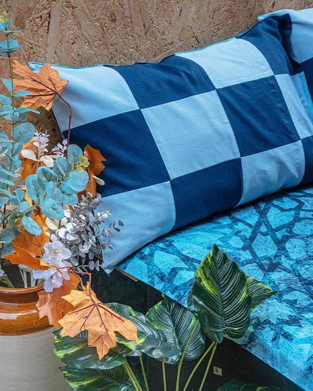 Soothing Underwaters Bedsheet With 2 Pillow Covers