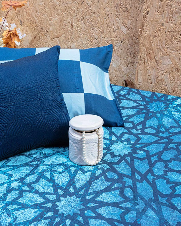 Soothing Underwaters Bedsheet With 2 Pillow Covers