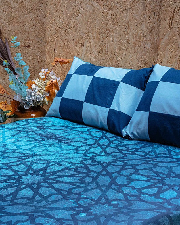 Soothing Underwaters Bedsheet With 2 Pillow Covers