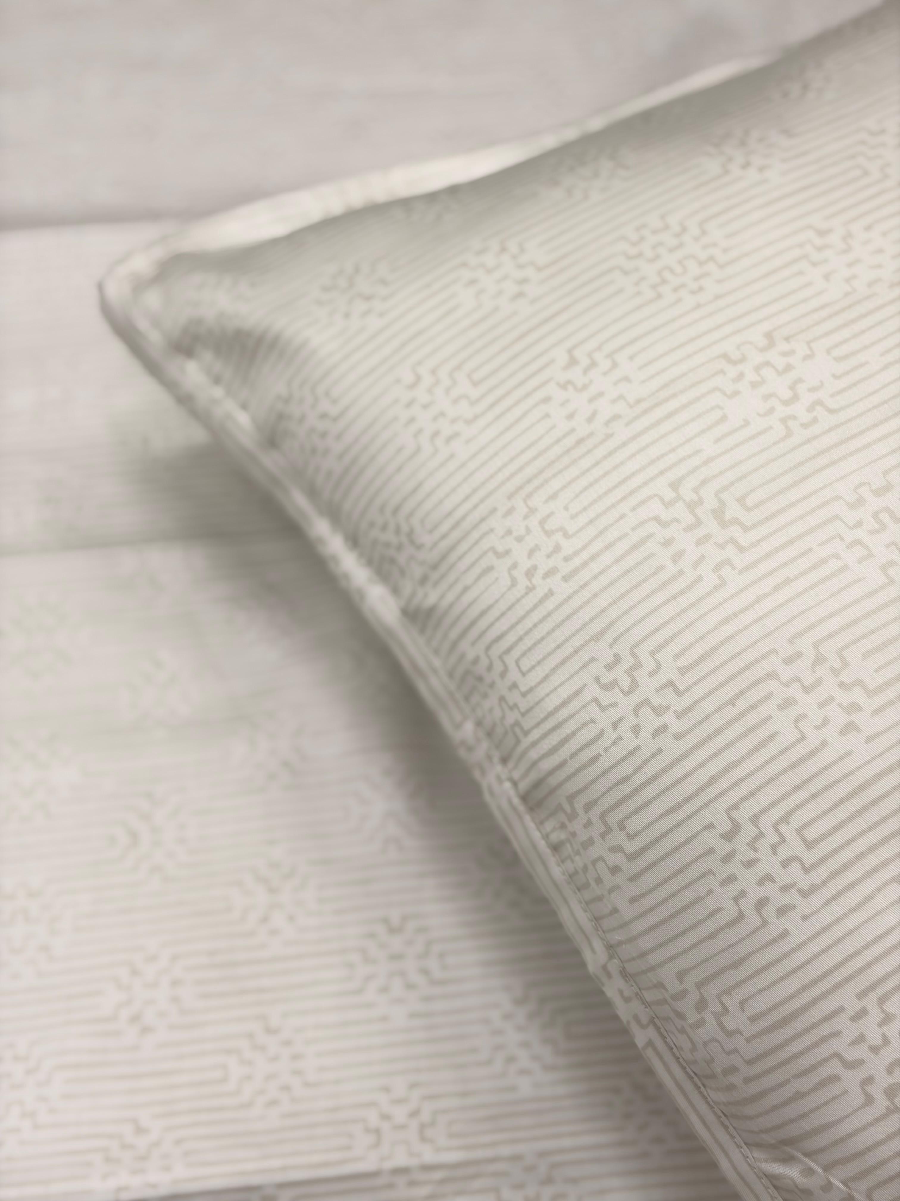 White Maze Bedsheet with 2 Pillow Covers