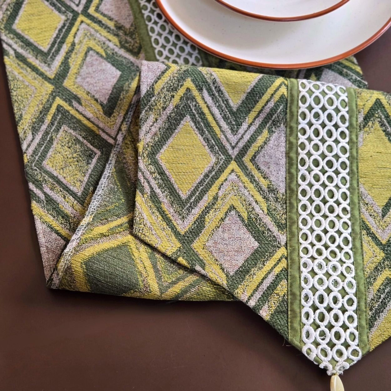 Diamonds Green Table Runner